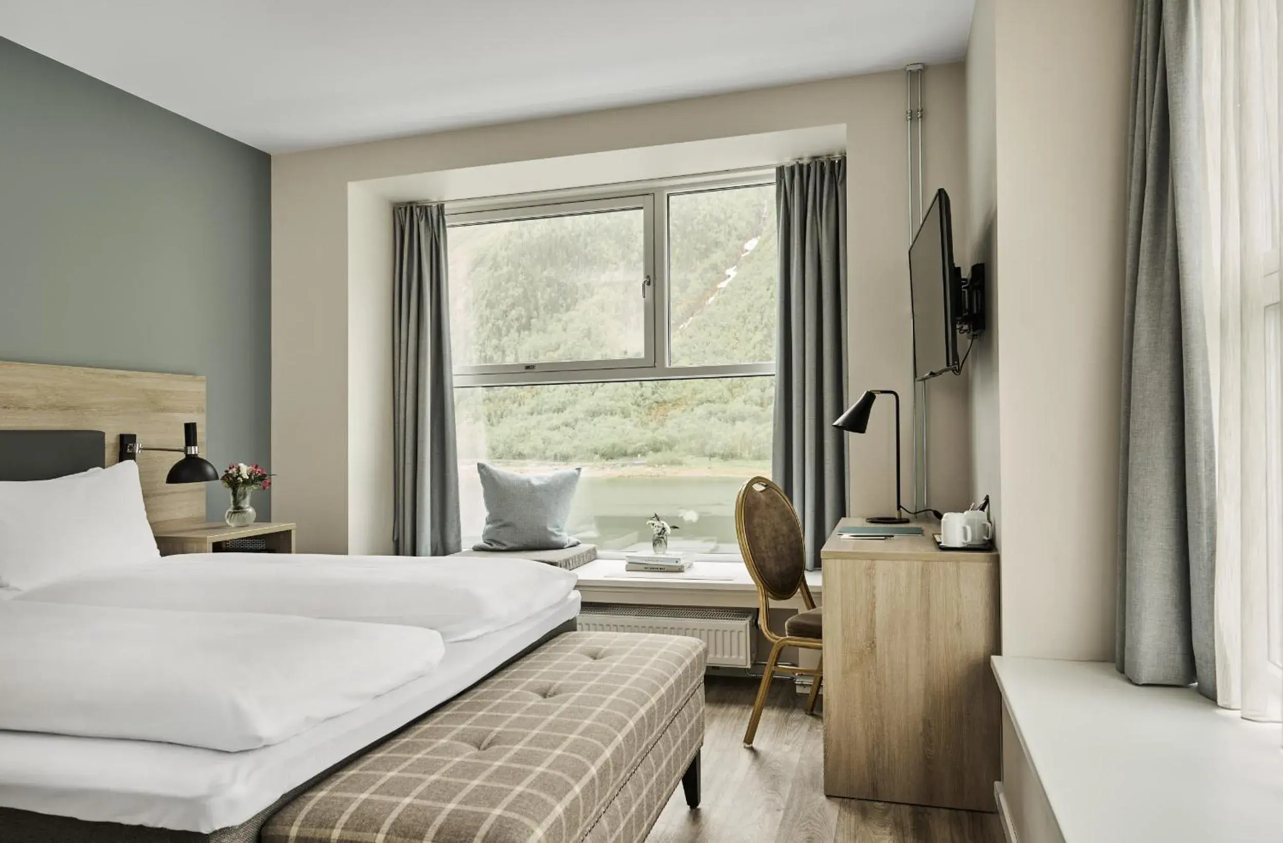 Superior Twin Room with Sea View in Fru Haugans Hotel Superior Twin Room with Sea View in Fru Haugans Hotel