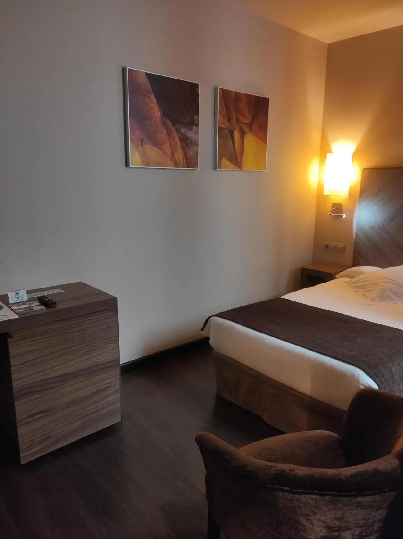 Budget Single Room in Hotel Aroi Ponferrada Budget Single Room in Hotel Aroi Ponferrada