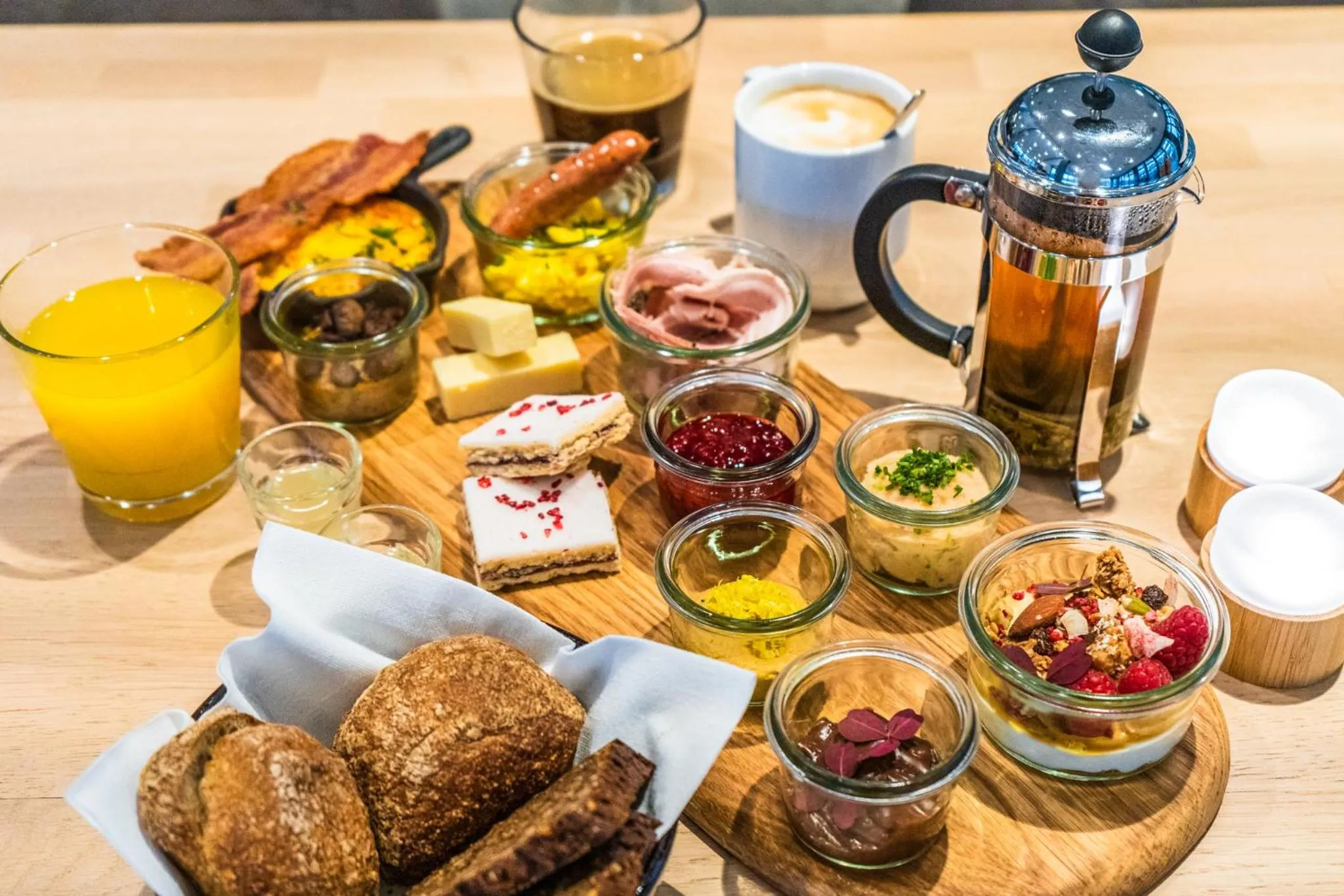 Breakfast in HimmerLand