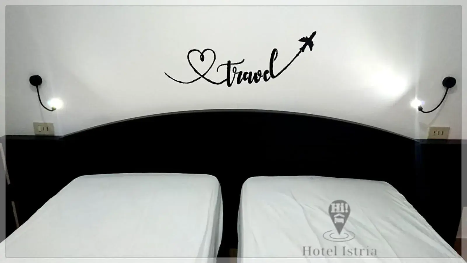 Twin Room with Private Bathroom in Hotel Istria Twin Room with Private Bathroom in Hotel Istria