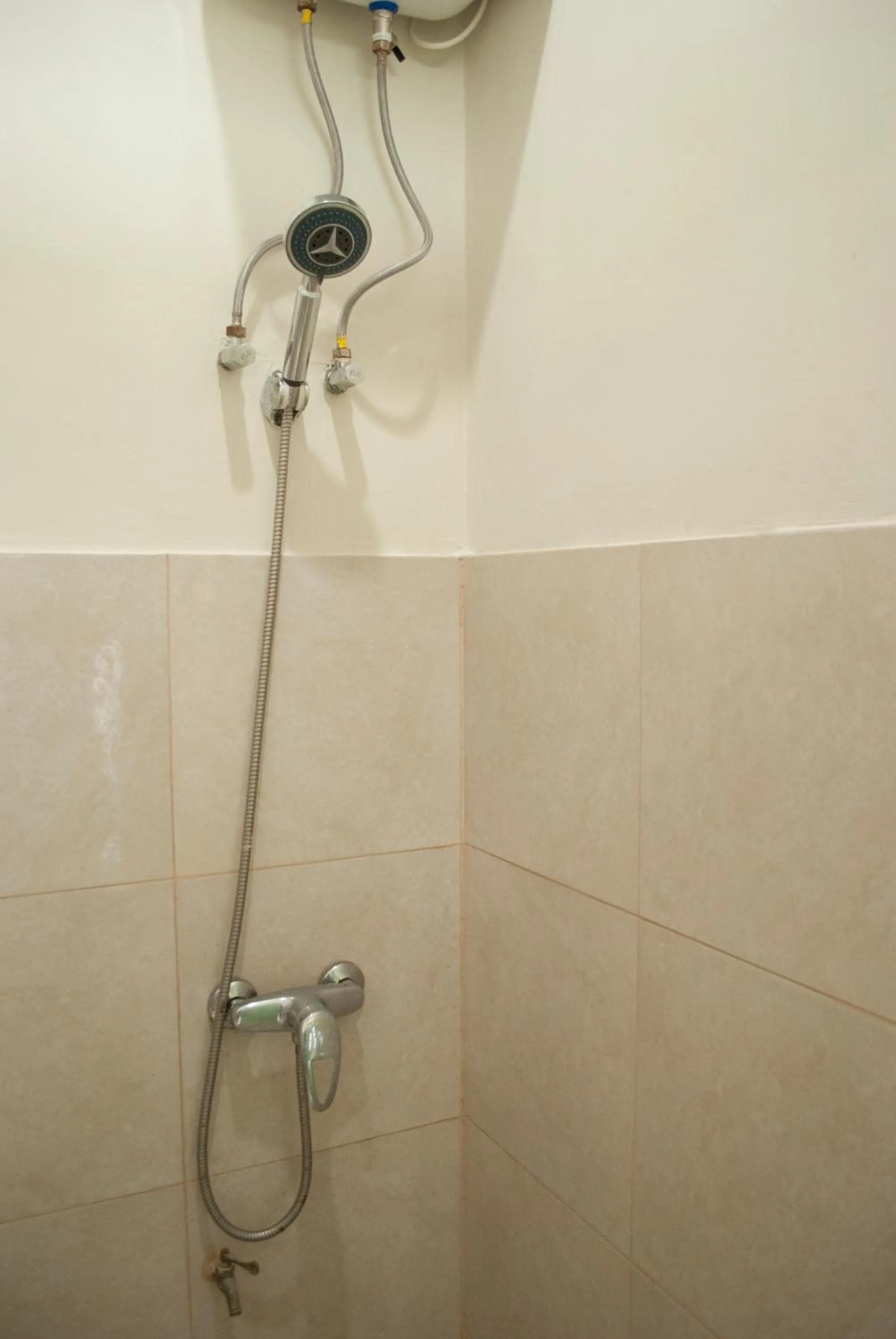 Shower in Casa Narrow Villa