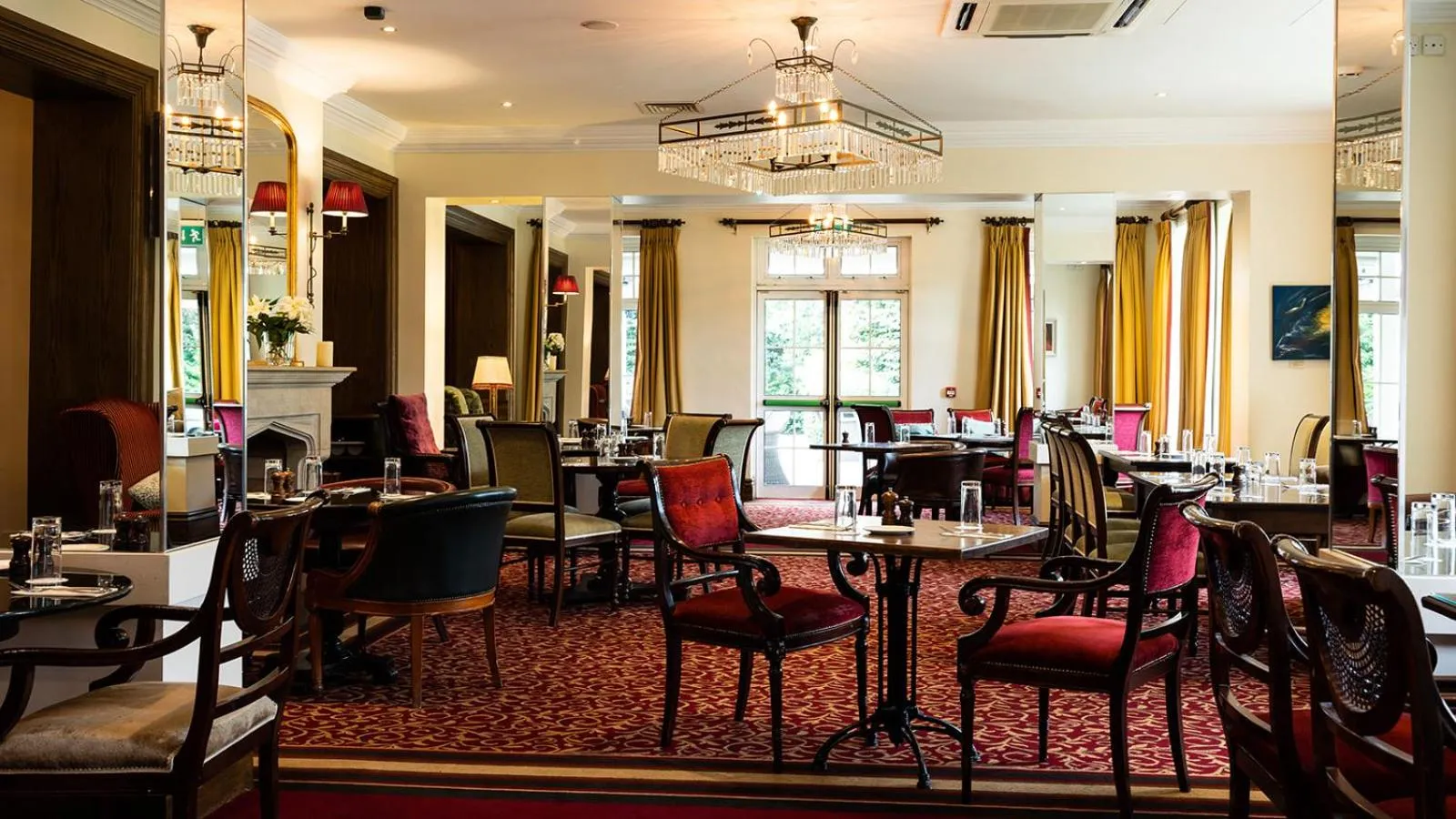 Restaurant/places to eat in The Keadeen Hotel