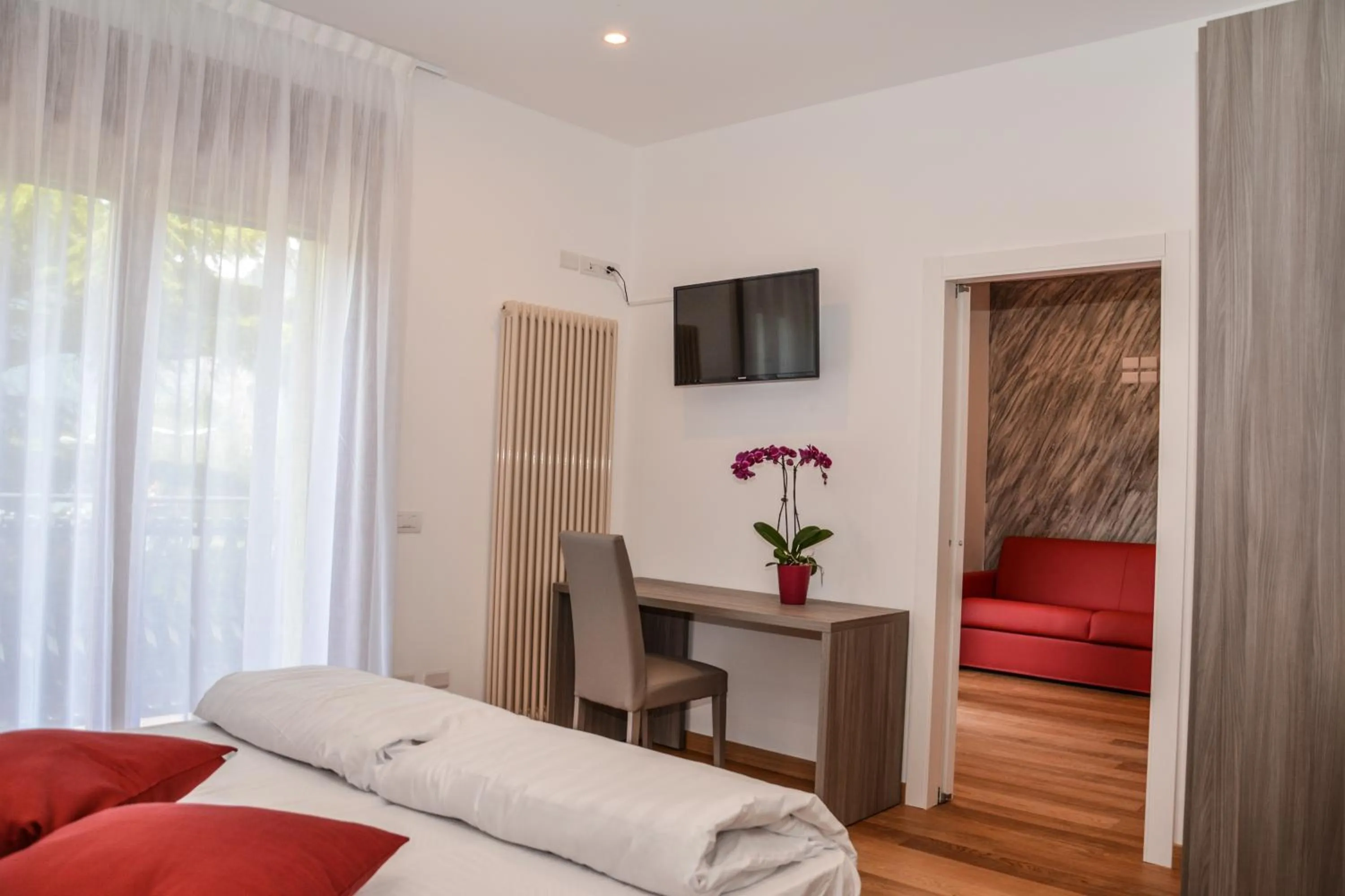 Photo of the whole room, Bed in Villa Torbole