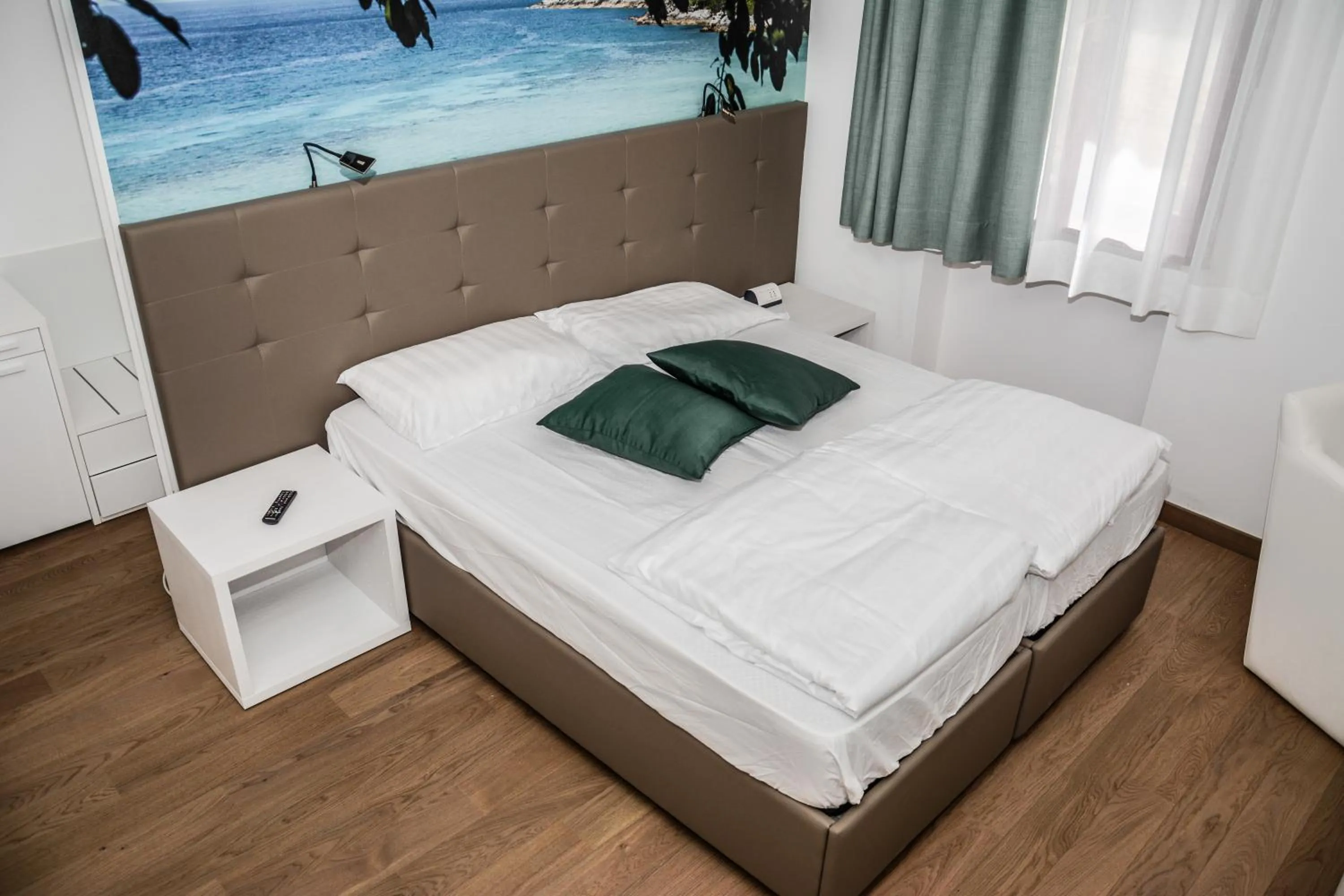 Photo of the whole room, Bed in Villa Torbole