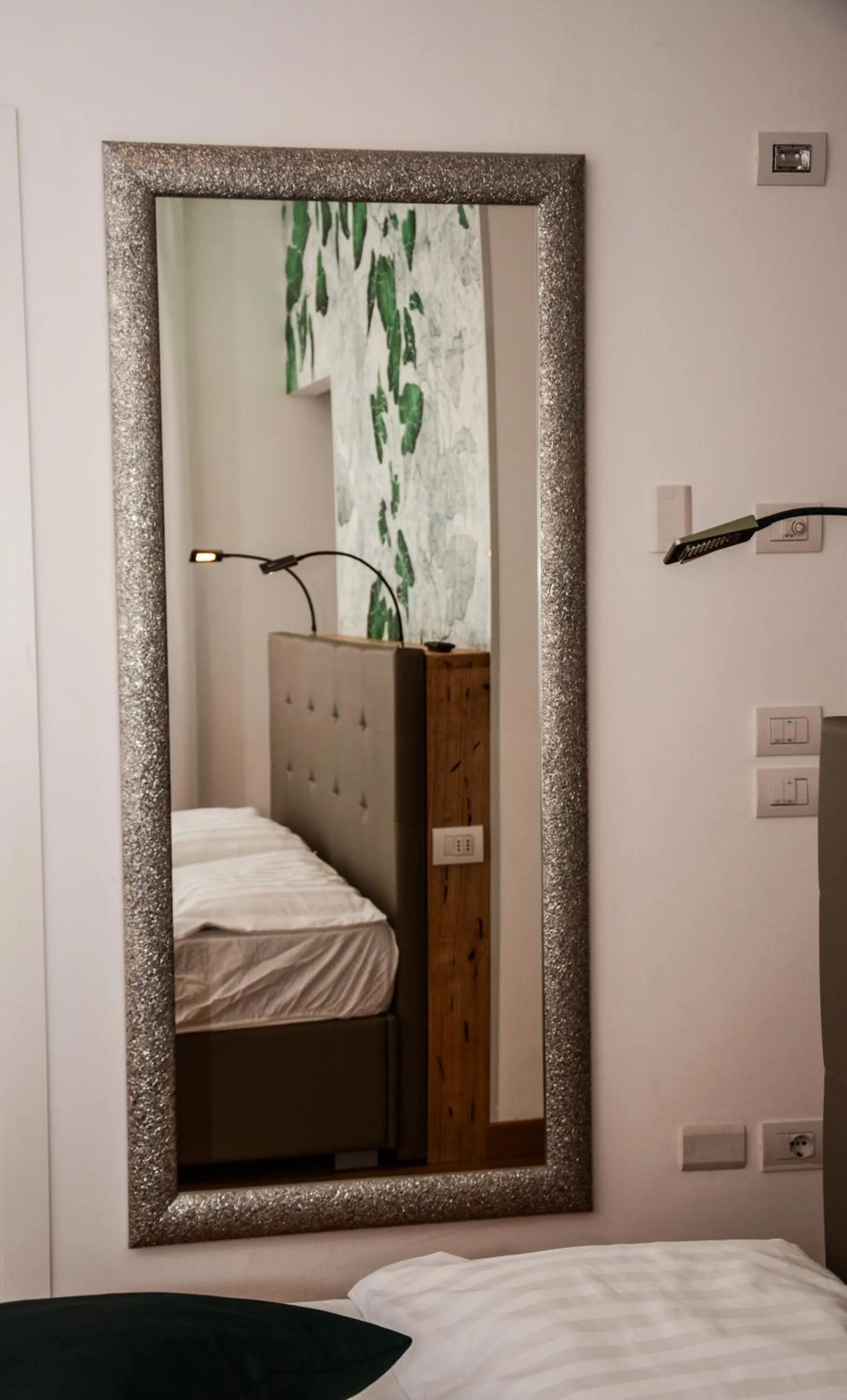 Decorative detail, Bed in Villa Torbole