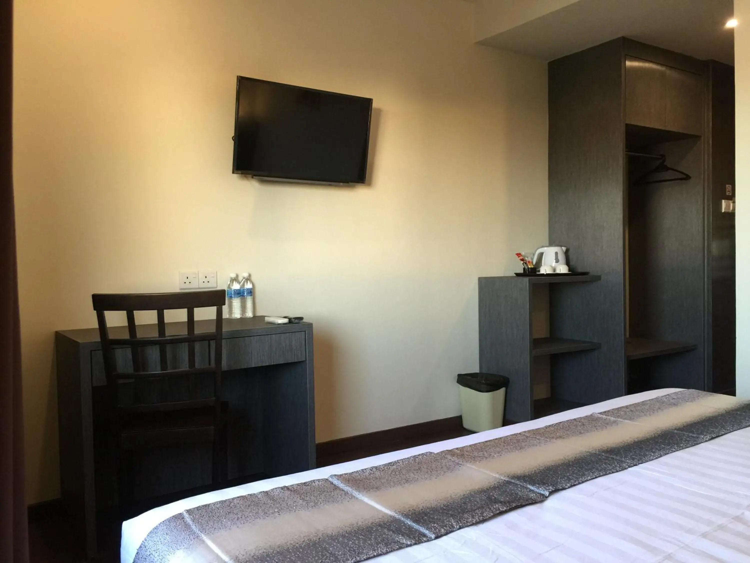 Executive King Room with Sea View in Check Inn Hotel Tawau Executive King Room with Sea View in Check Inn Hotel Tawau