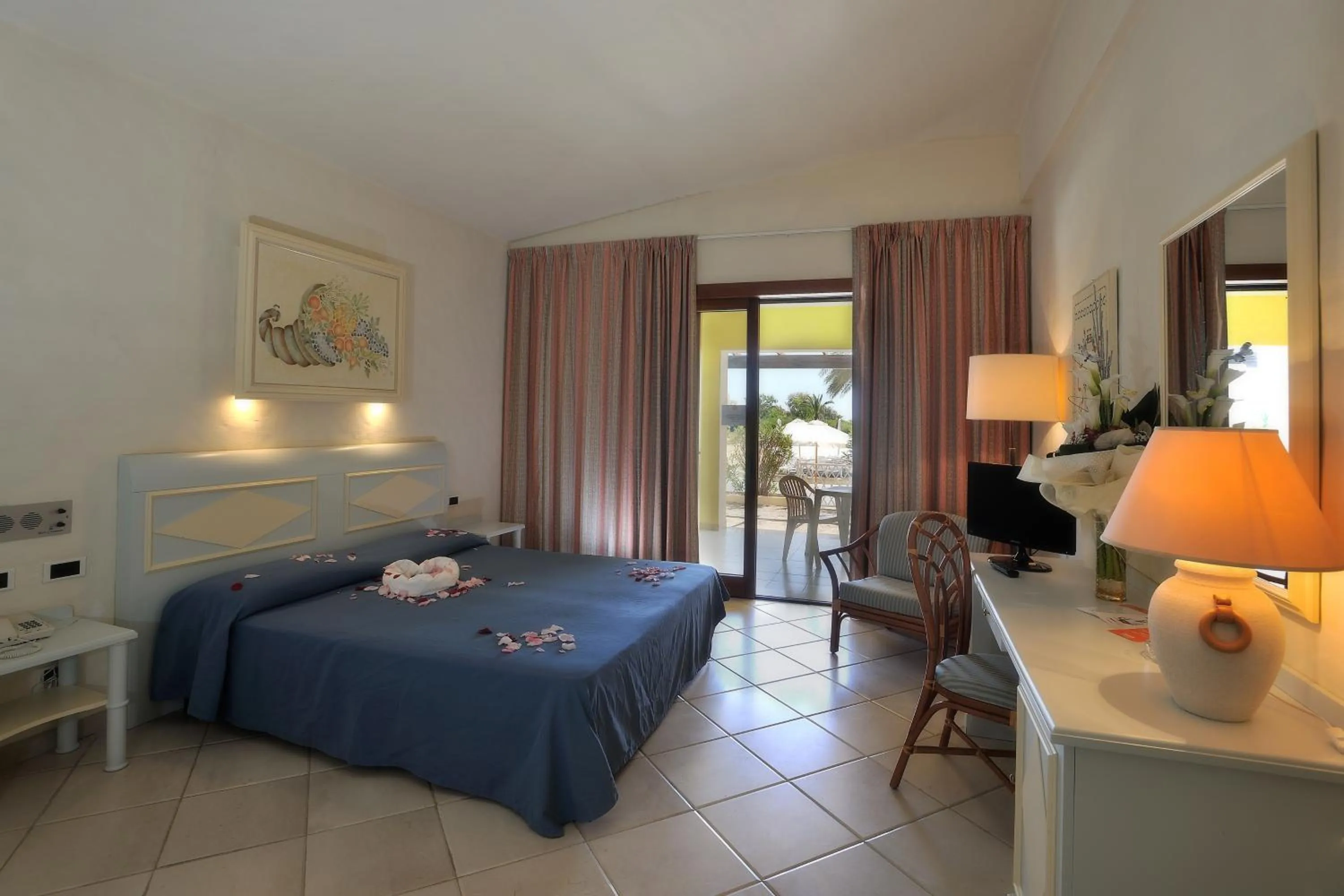Photo of the whole room, Bed in Argonauti Greenblu Resort