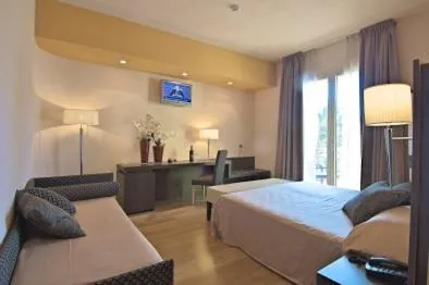 Photo of the whole room, Bed in Zen Hotel Versilia