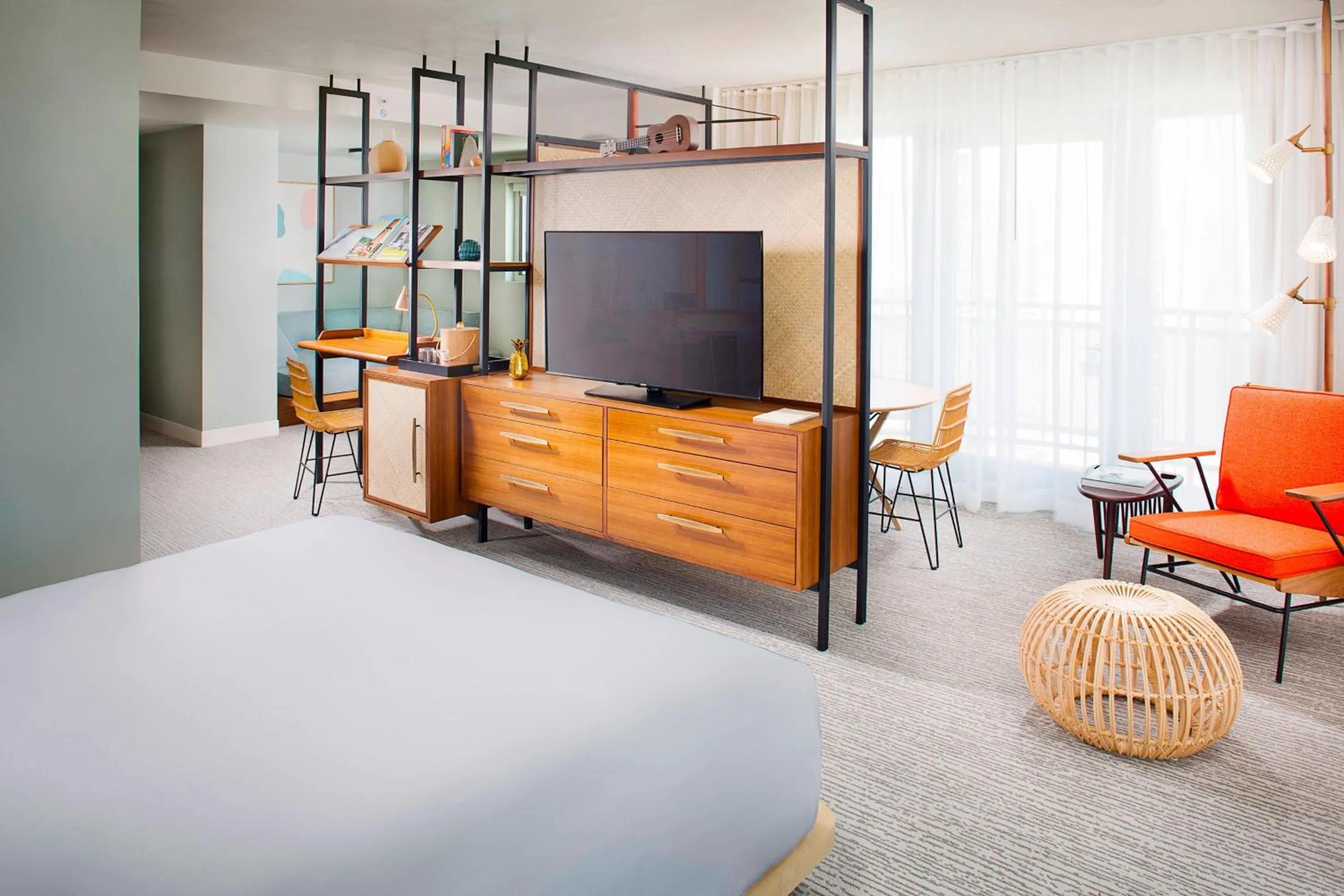 Photo of the whole room, Bed in The Laylow Waikiki, Autograph Collection