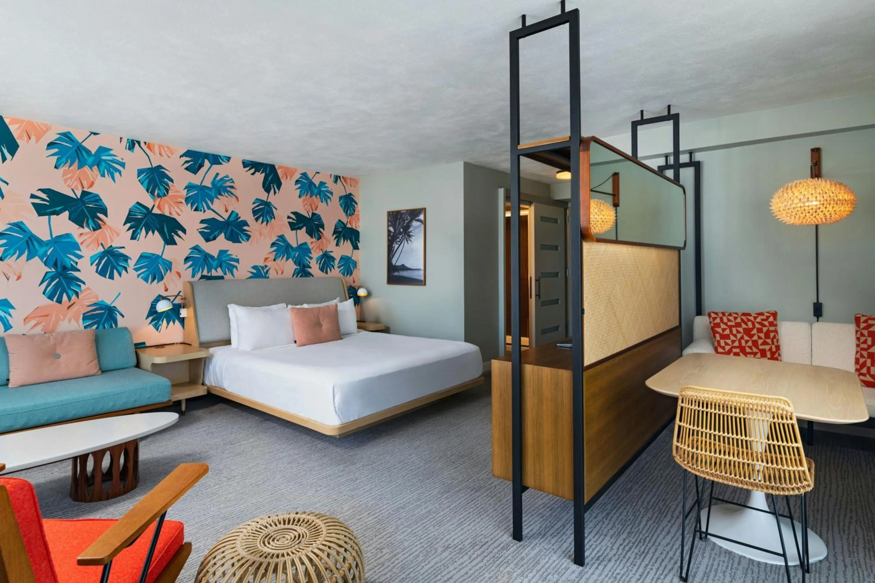 Photo of the whole room, Bed in The Laylow Waikiki, Autograph Collection