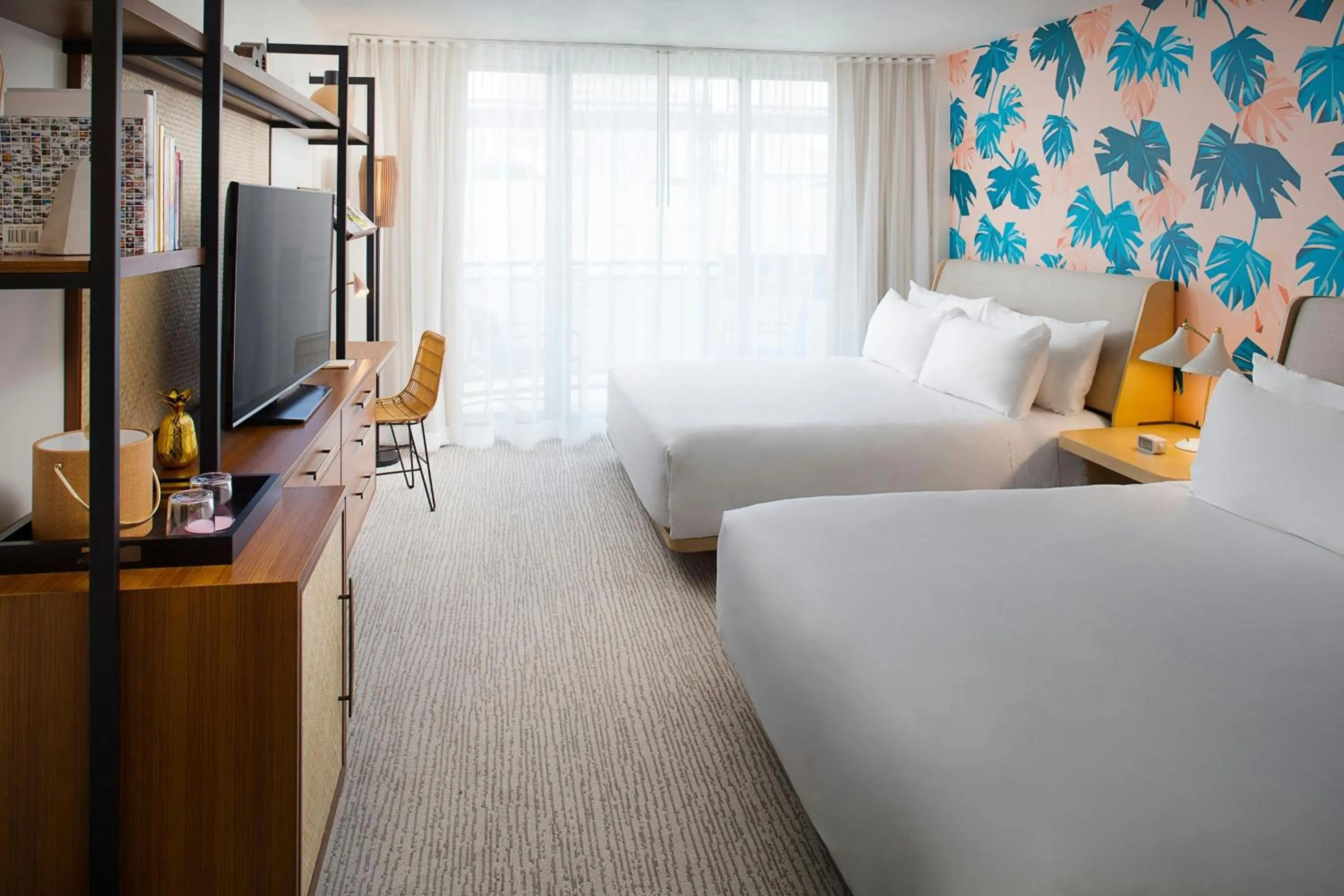 Photo of the whole room, Bed in The Laylow Waikiki, Autograph Collection