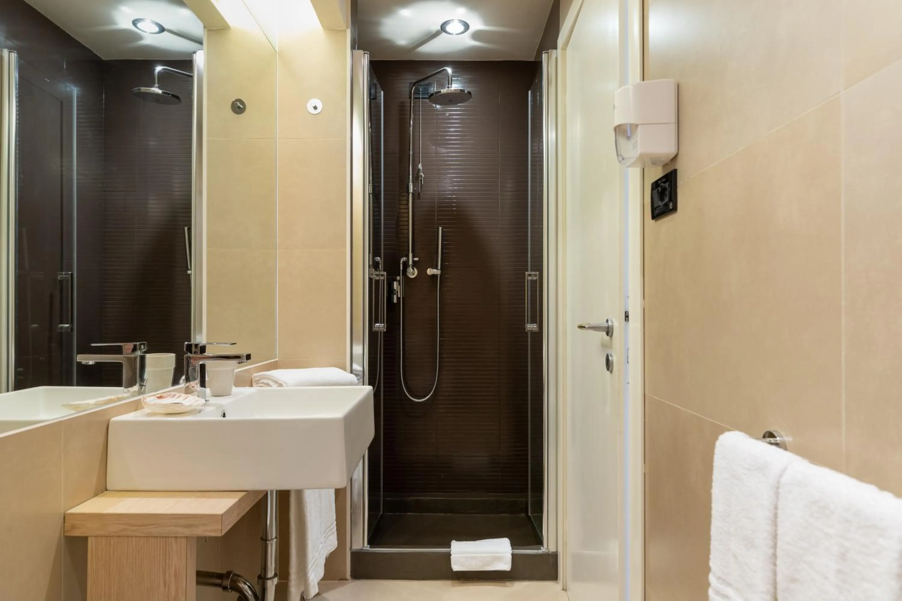 Shower in Villa Martini