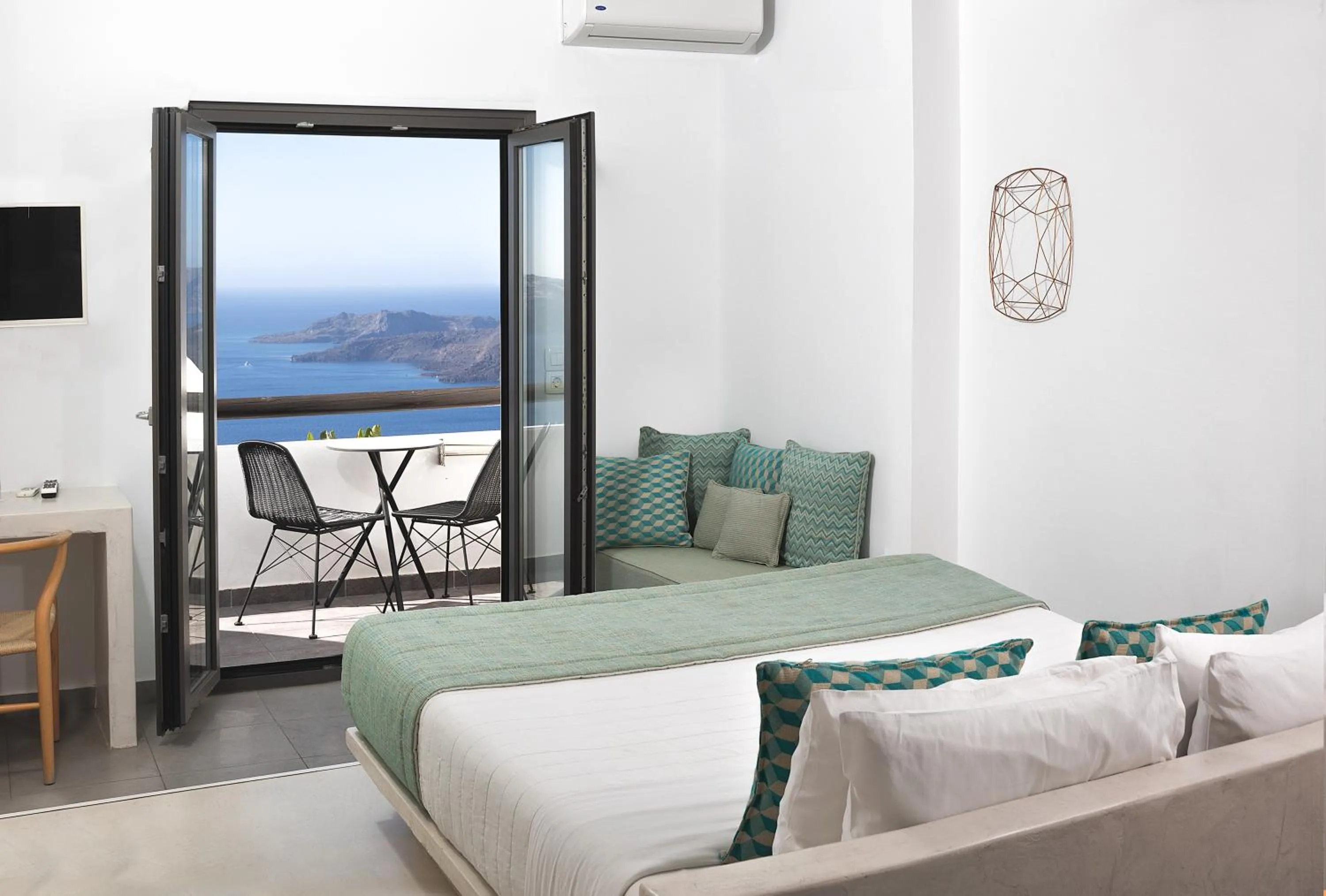 View (from property/room), Bed in Amity Suites - Adults Only