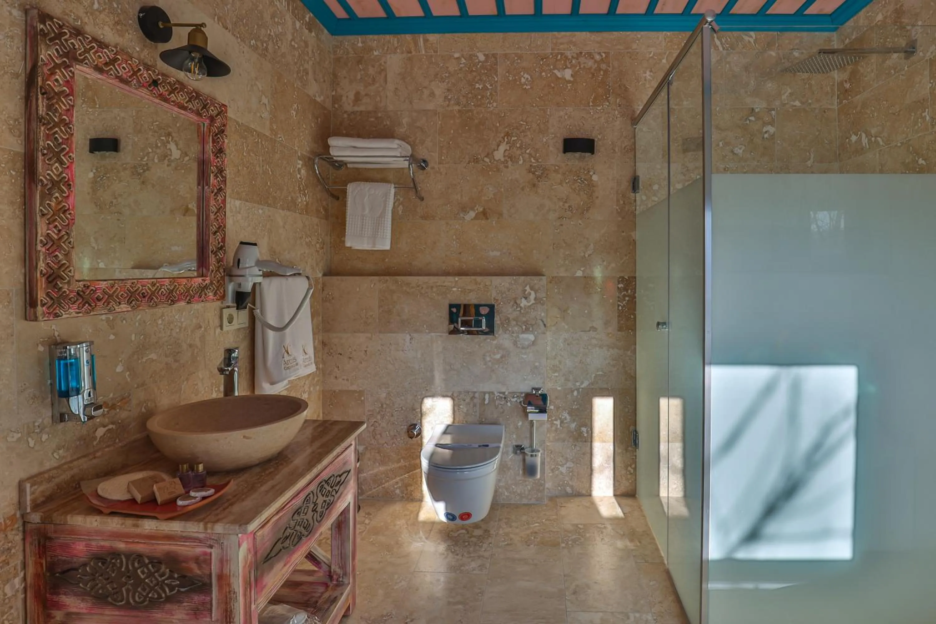 Shower in Arcus Cappadocia