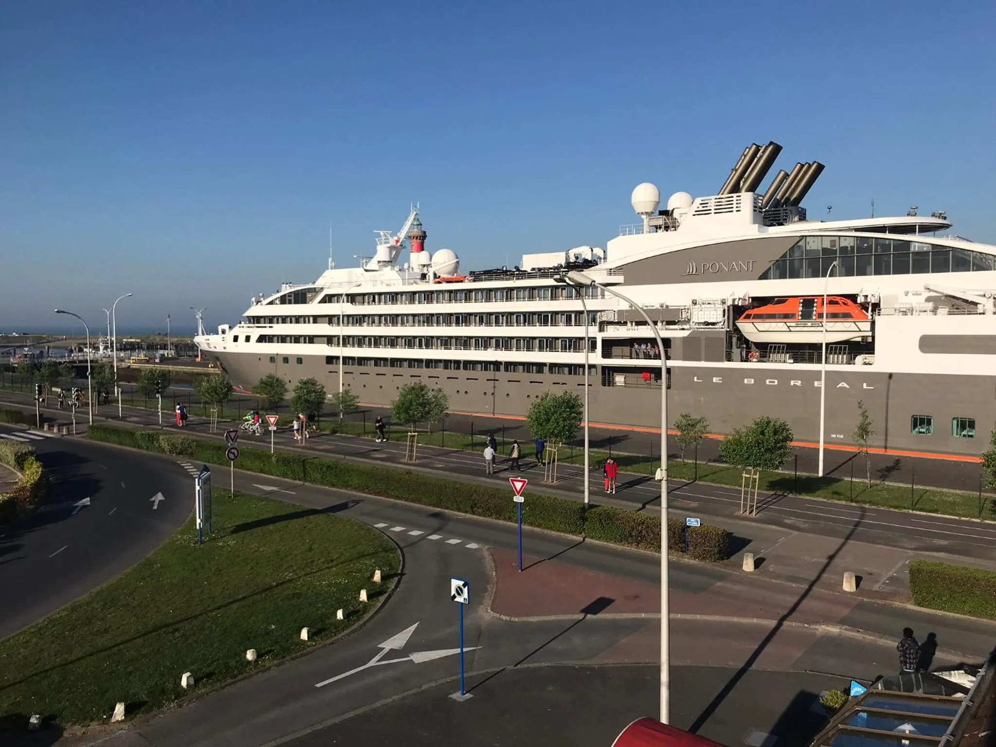 Day in Hôtel Le Phare