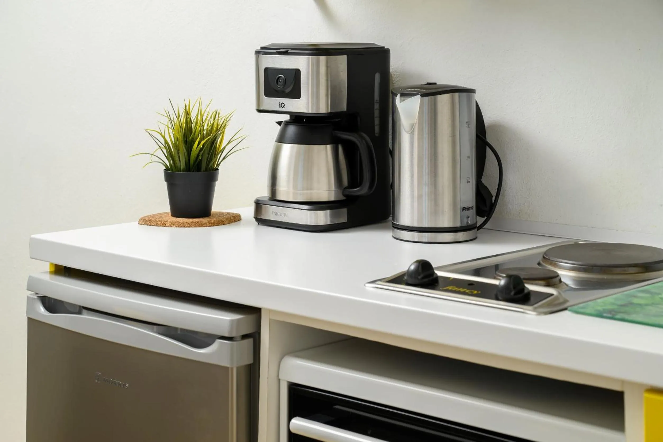 Coffee/tea facilities in Crops Suites