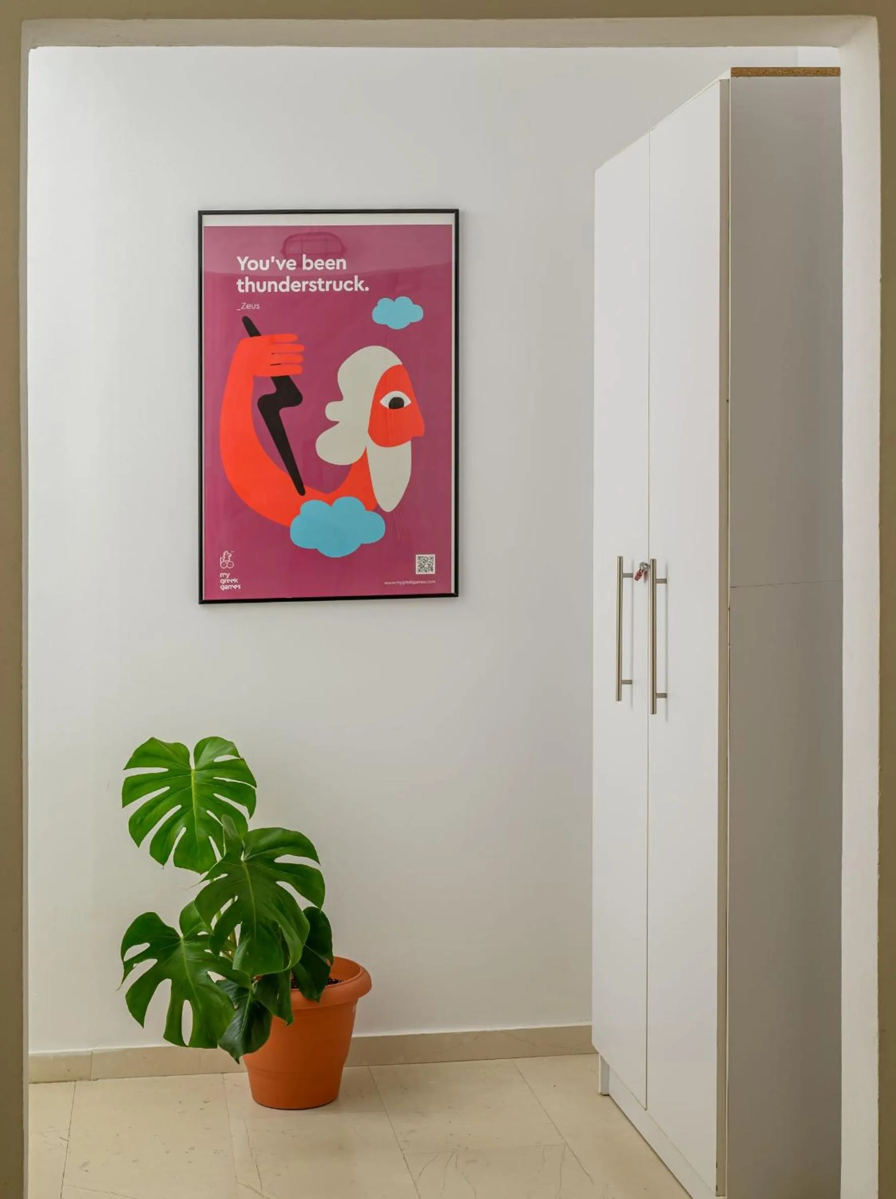 Facade/entrance in Crops Suites