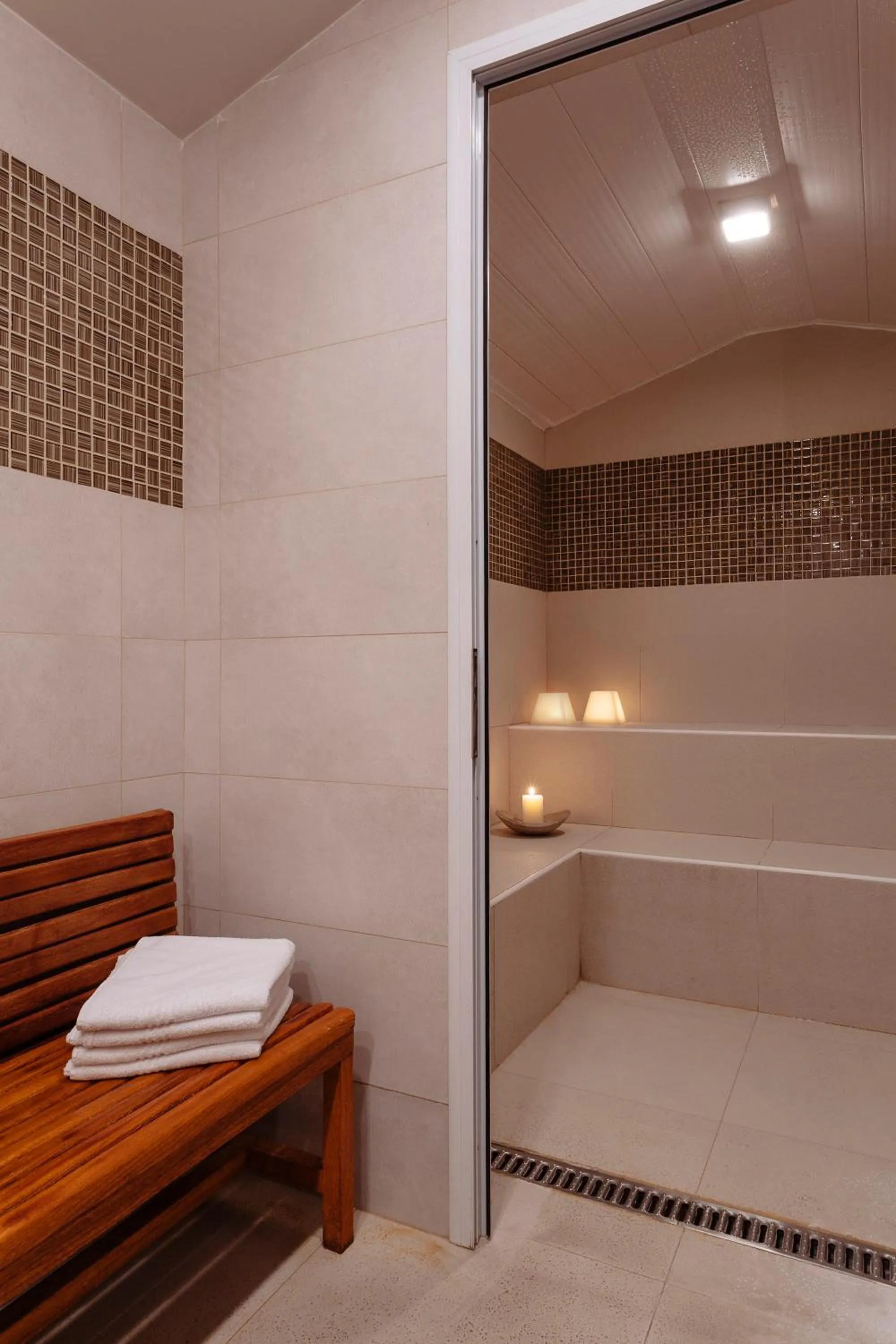 Steam room, Bed in Hotel Spa Republica