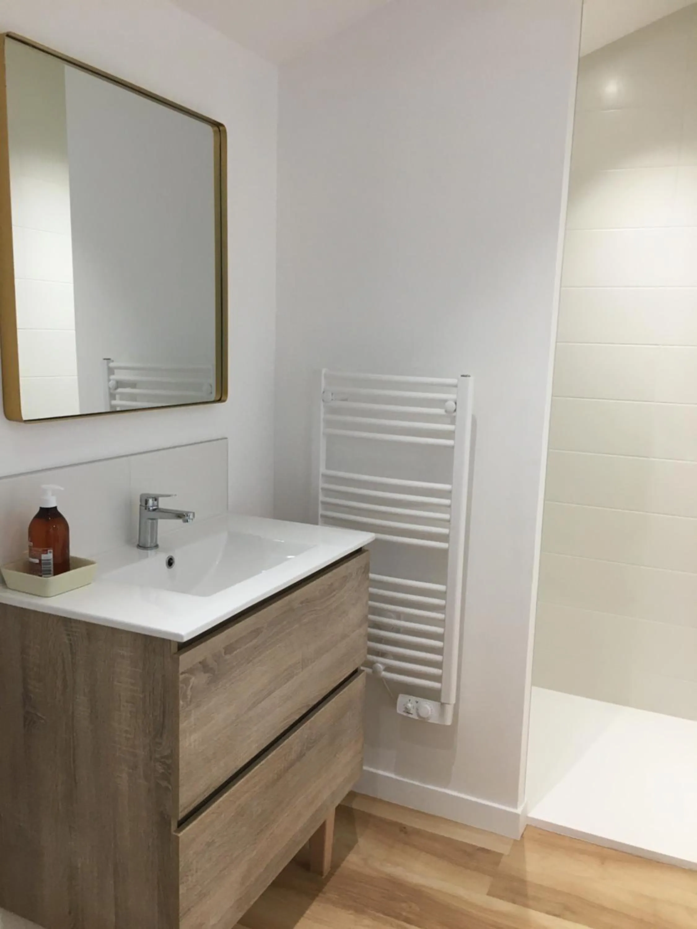 Cabanes et chambre à la Bernardiere