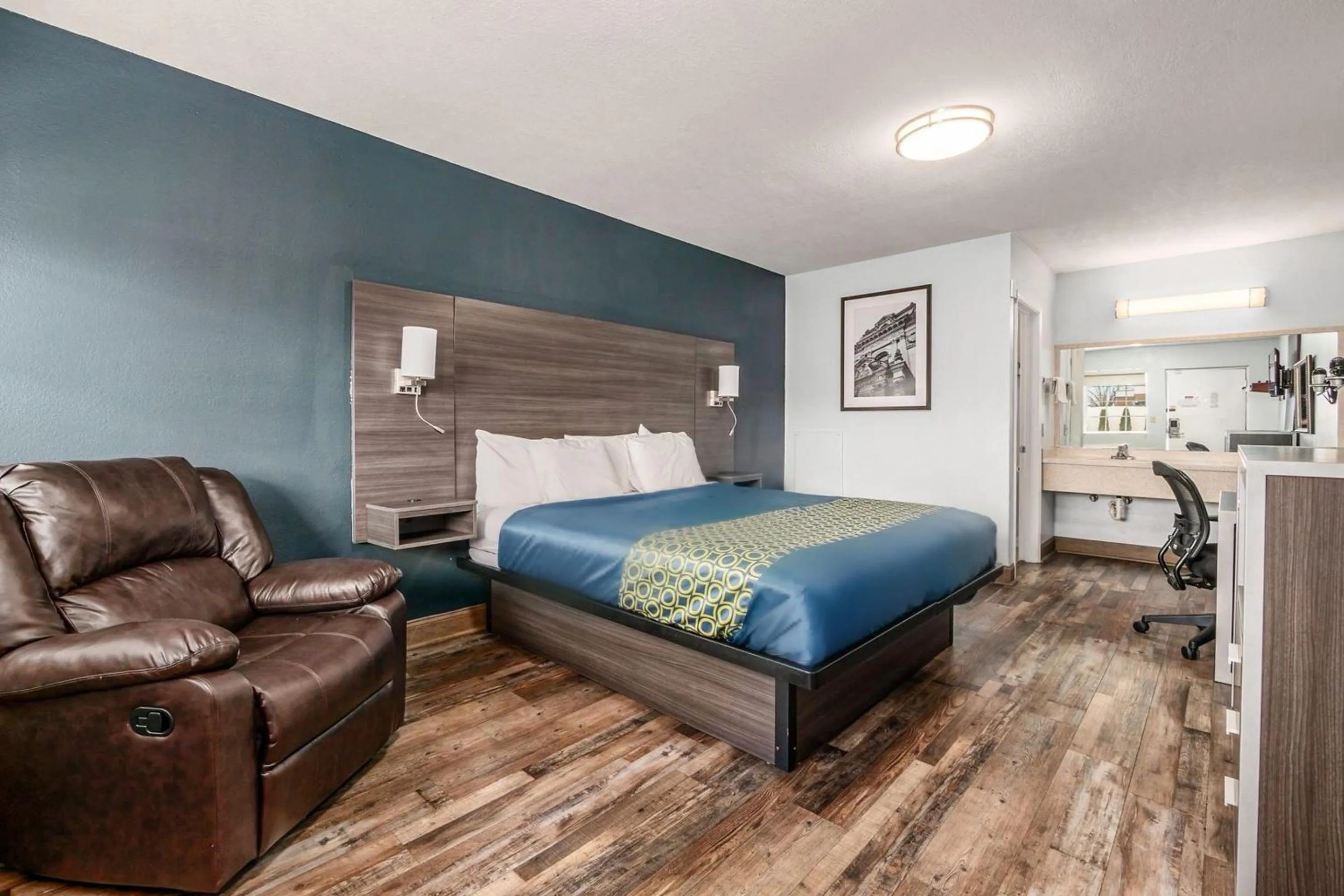 Bedroom, Bed in Grove City Travel Inn South Columbus