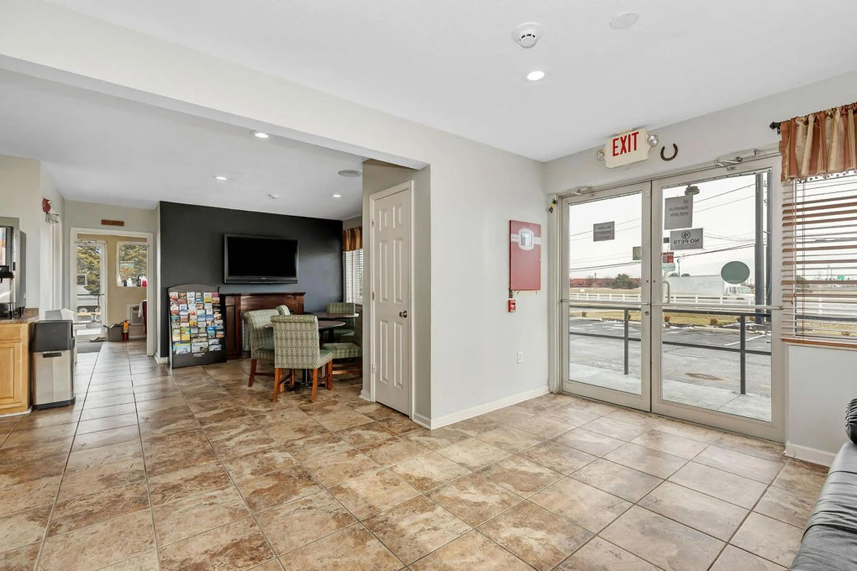 Lobby or reception in Grove City Travel Inn South Columbus