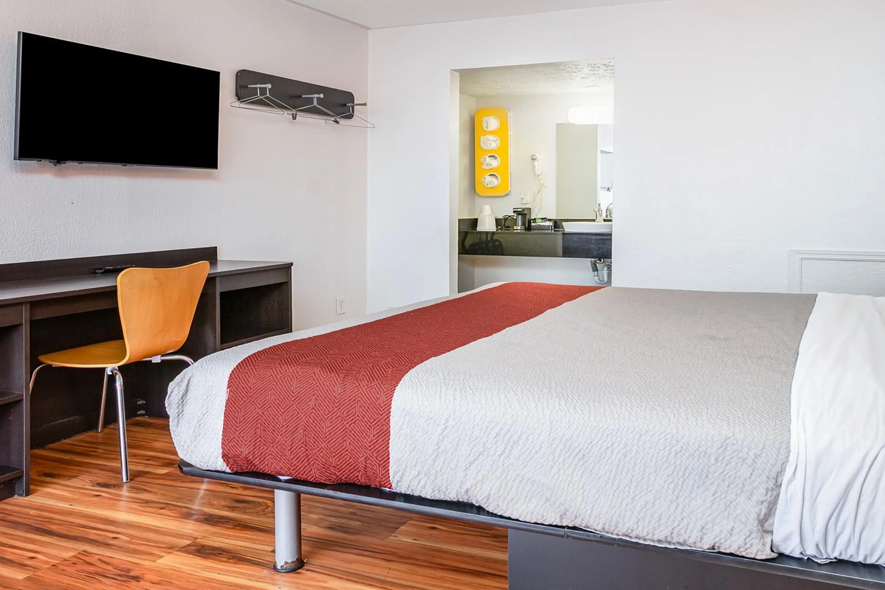 Bedroom, Bed in Relax Inn by OYO Columbus OH I 70