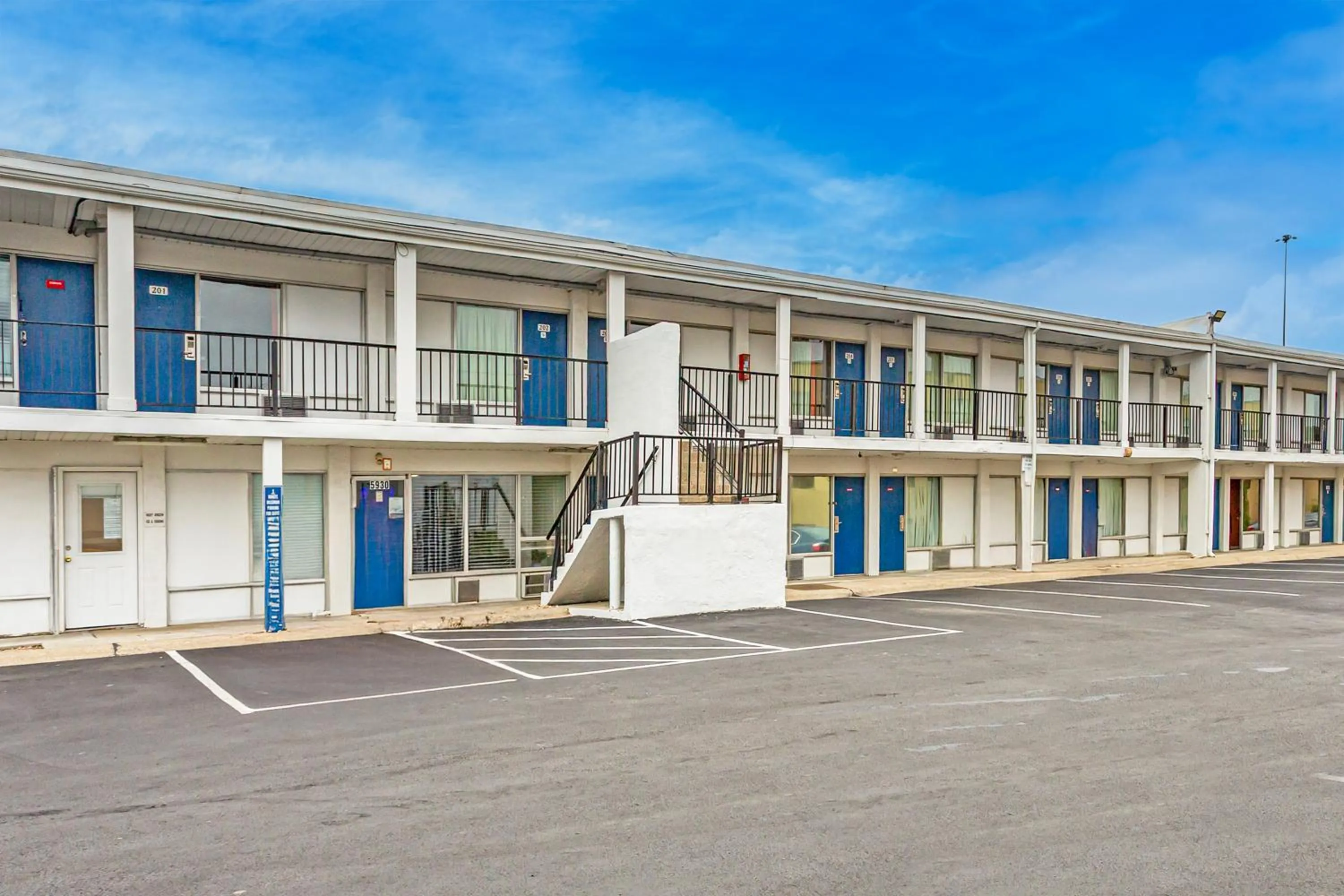 Facade/entrance in Relax Inn by OYO Columbus OH I 70