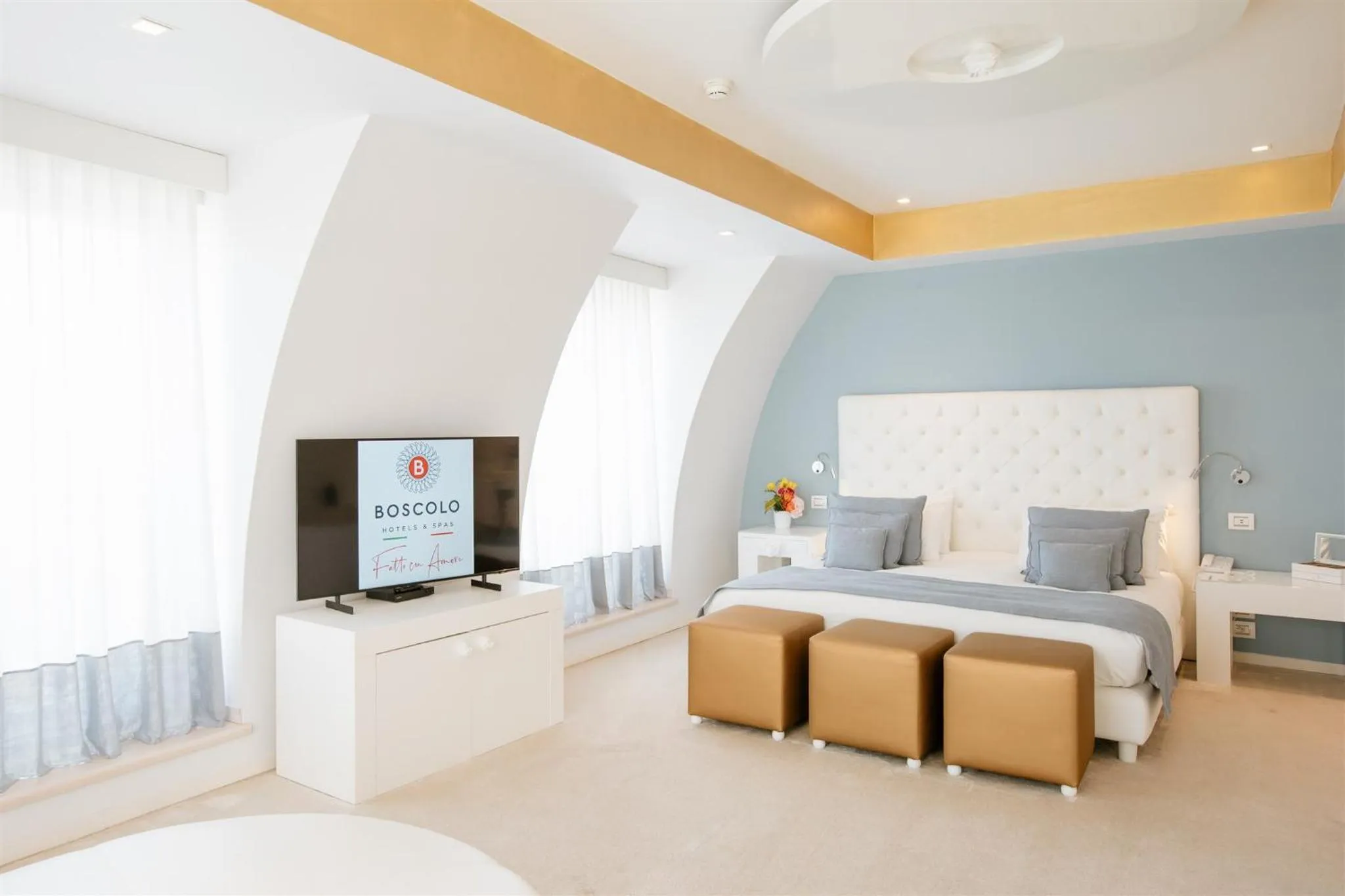 Bed in Boscolo Nice Hotel & Spa