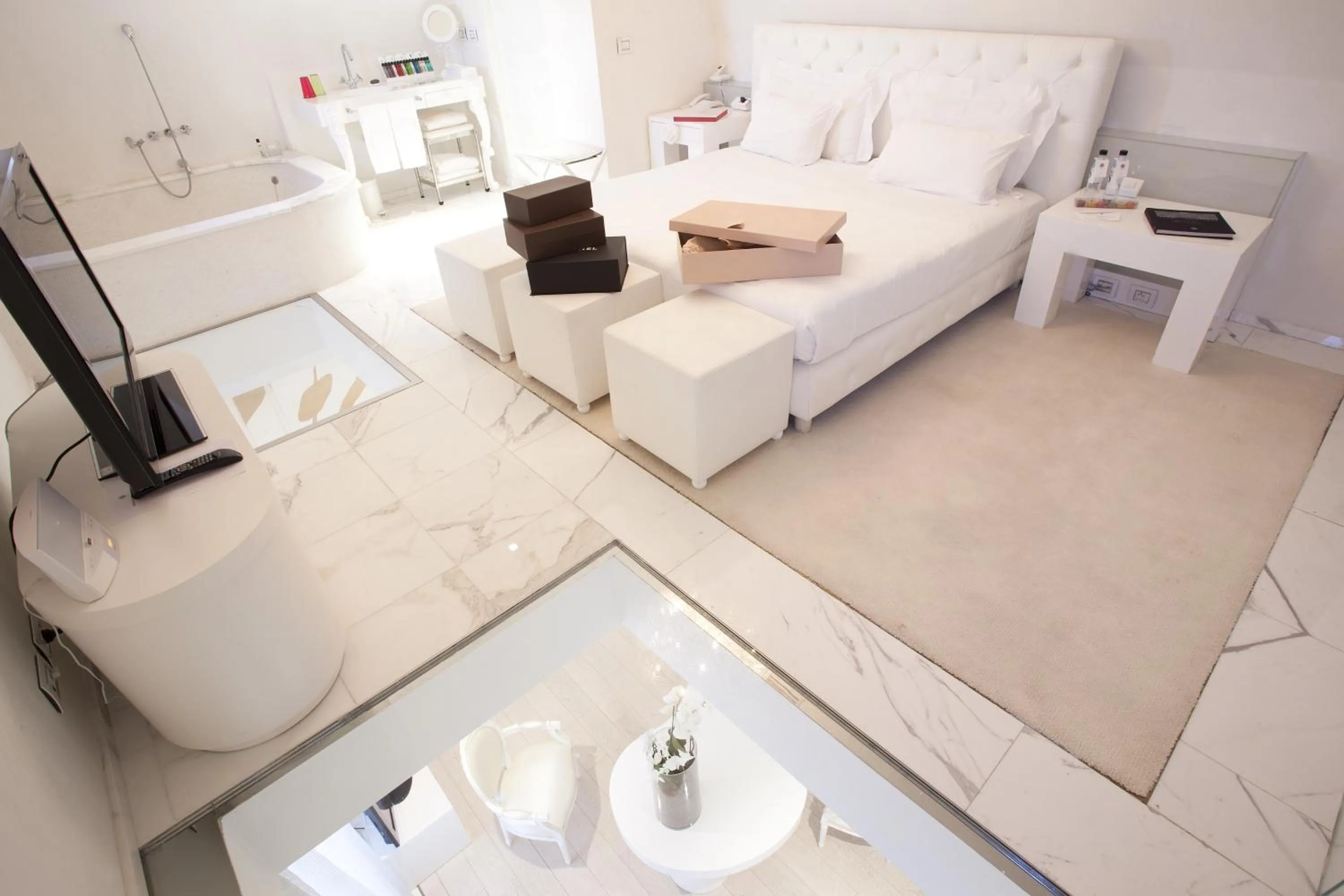 Bathroom, Bed in Boscolo Nice Hotel & Spa