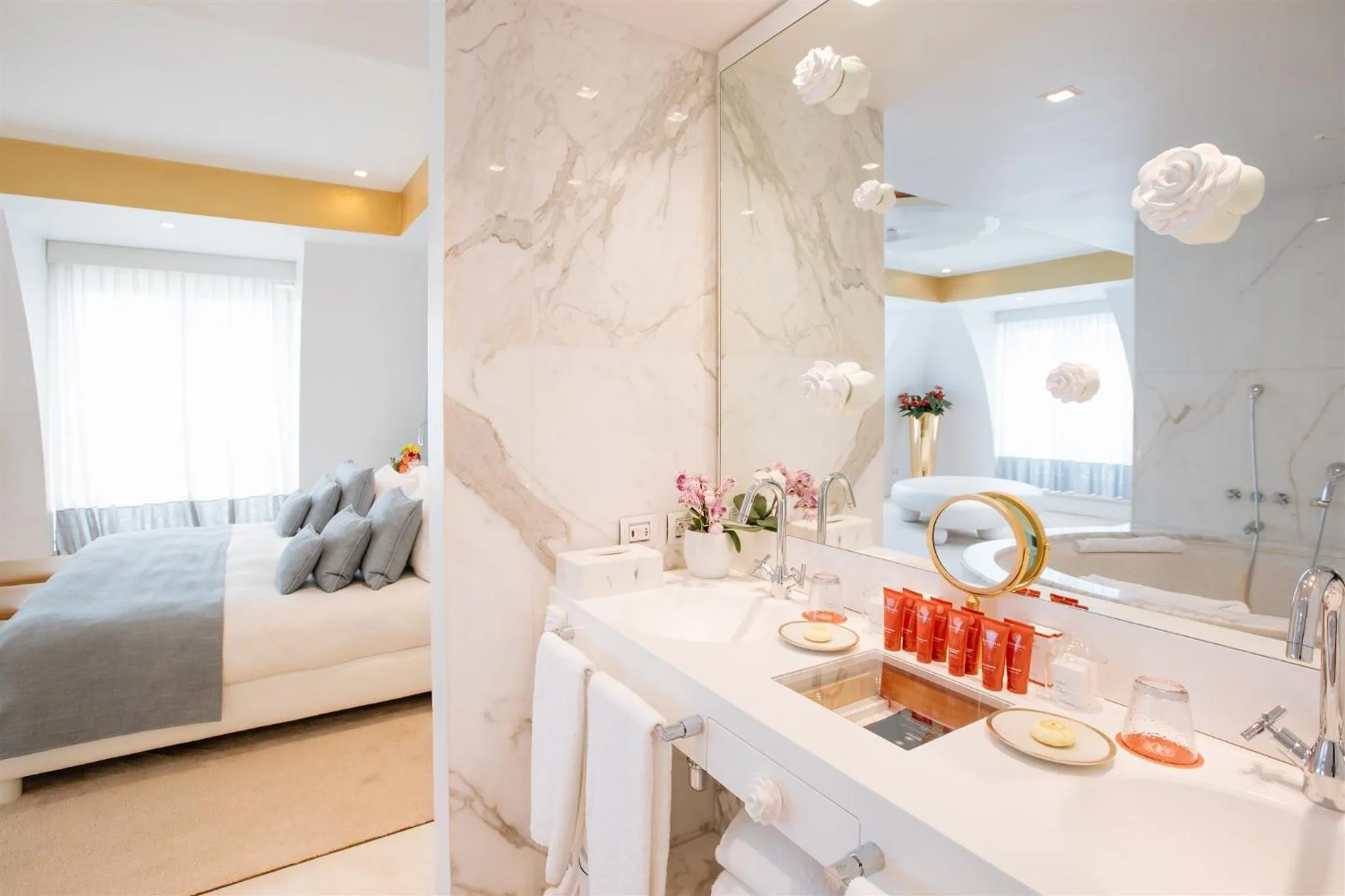 Bed in Boscolo Nice Hotel & Spa