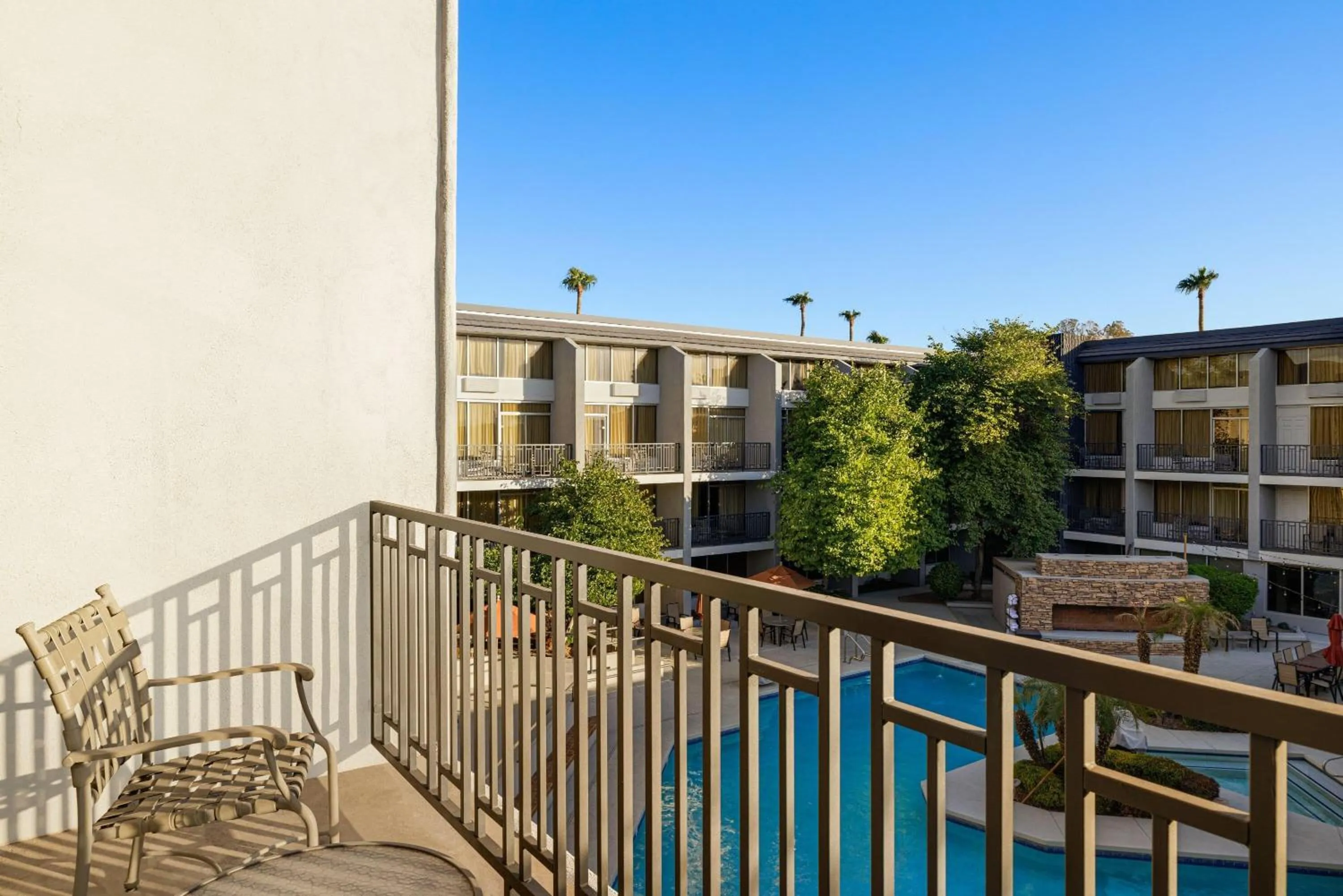 Photo of the whole room in Wyndham Phoenix Airport - Tempe