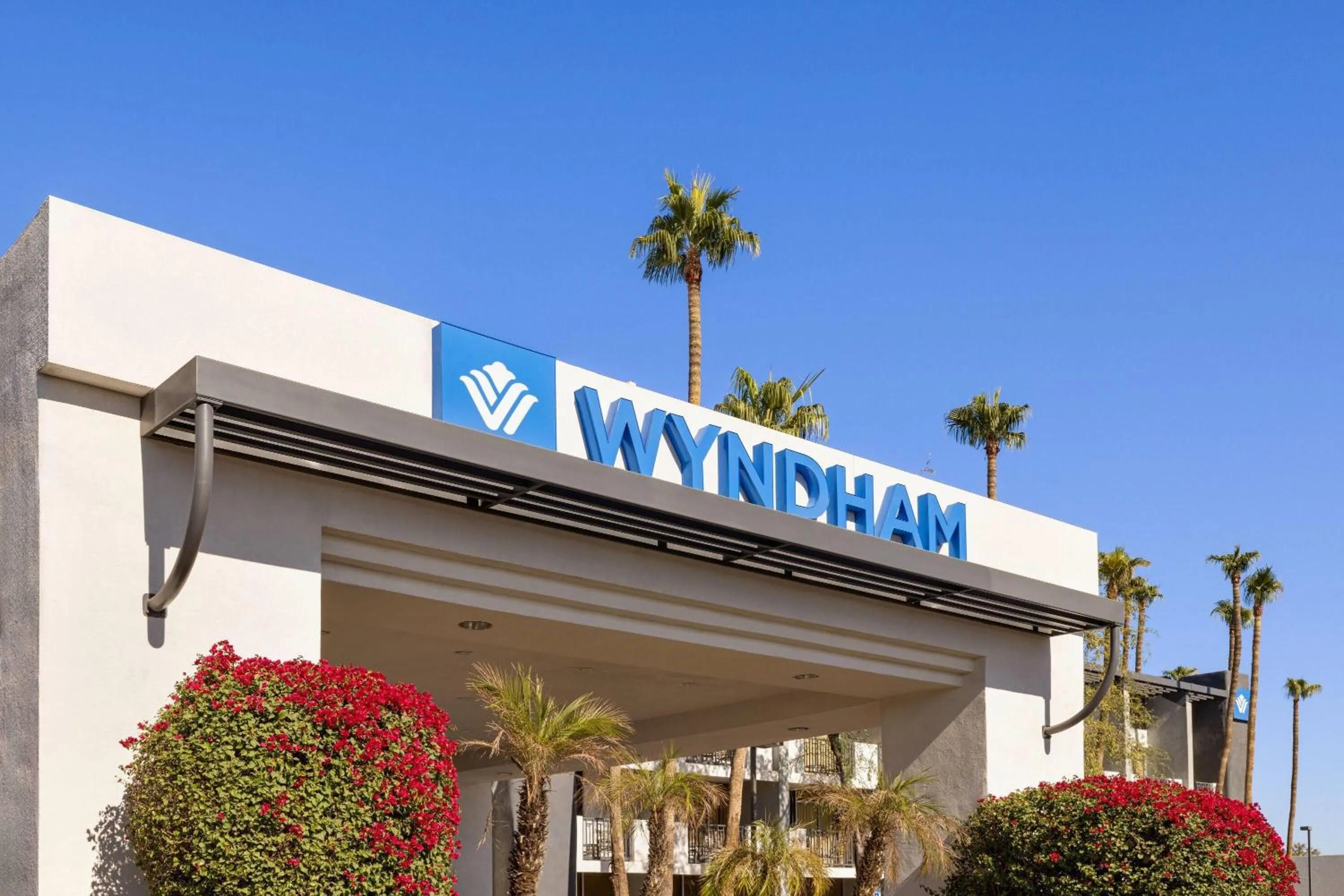 Property building in Wyndham Phoenix Airport - Tempe