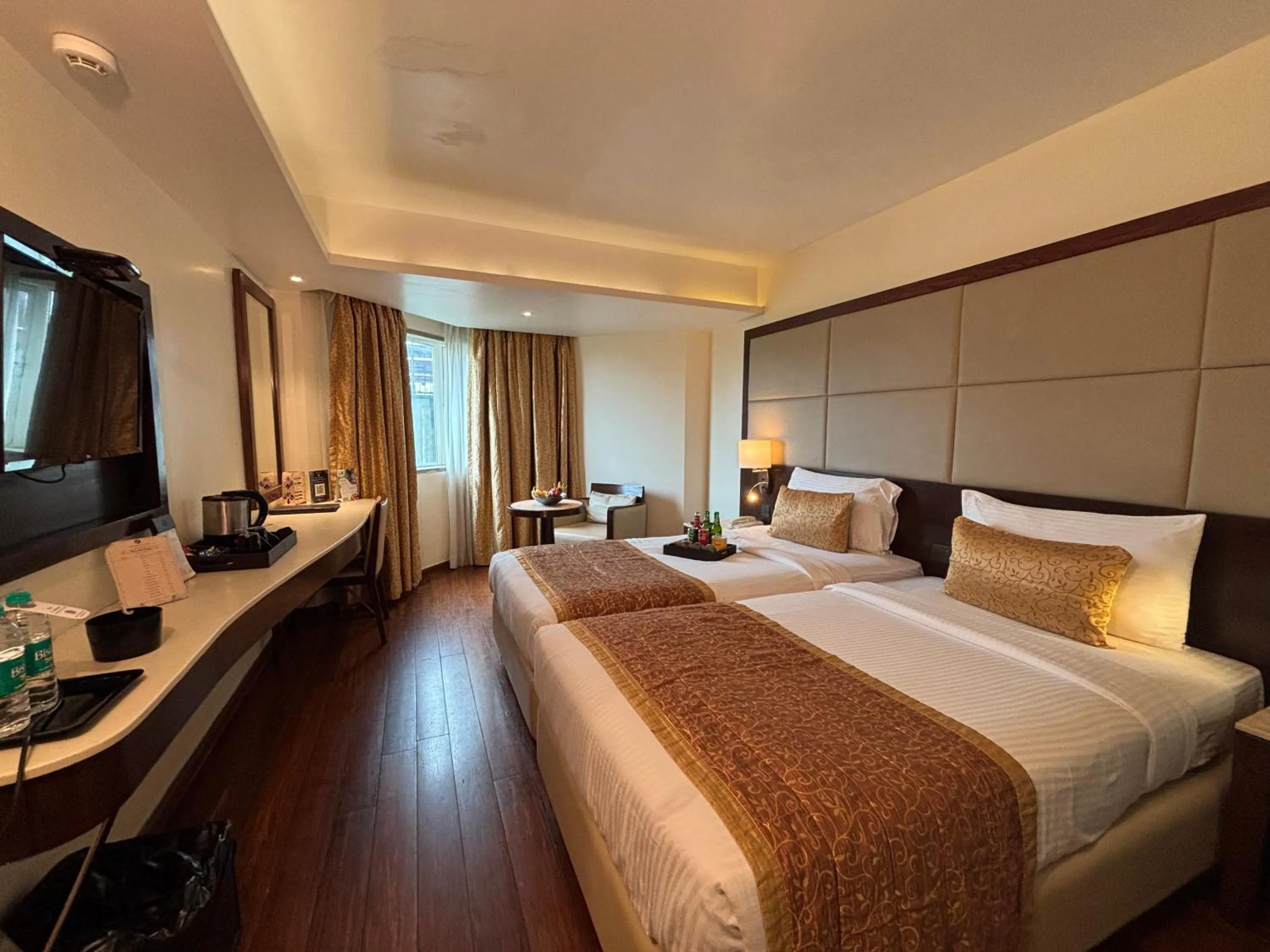 Photo of the whole room, Bed in Ramee Guestline Hotel Juhu