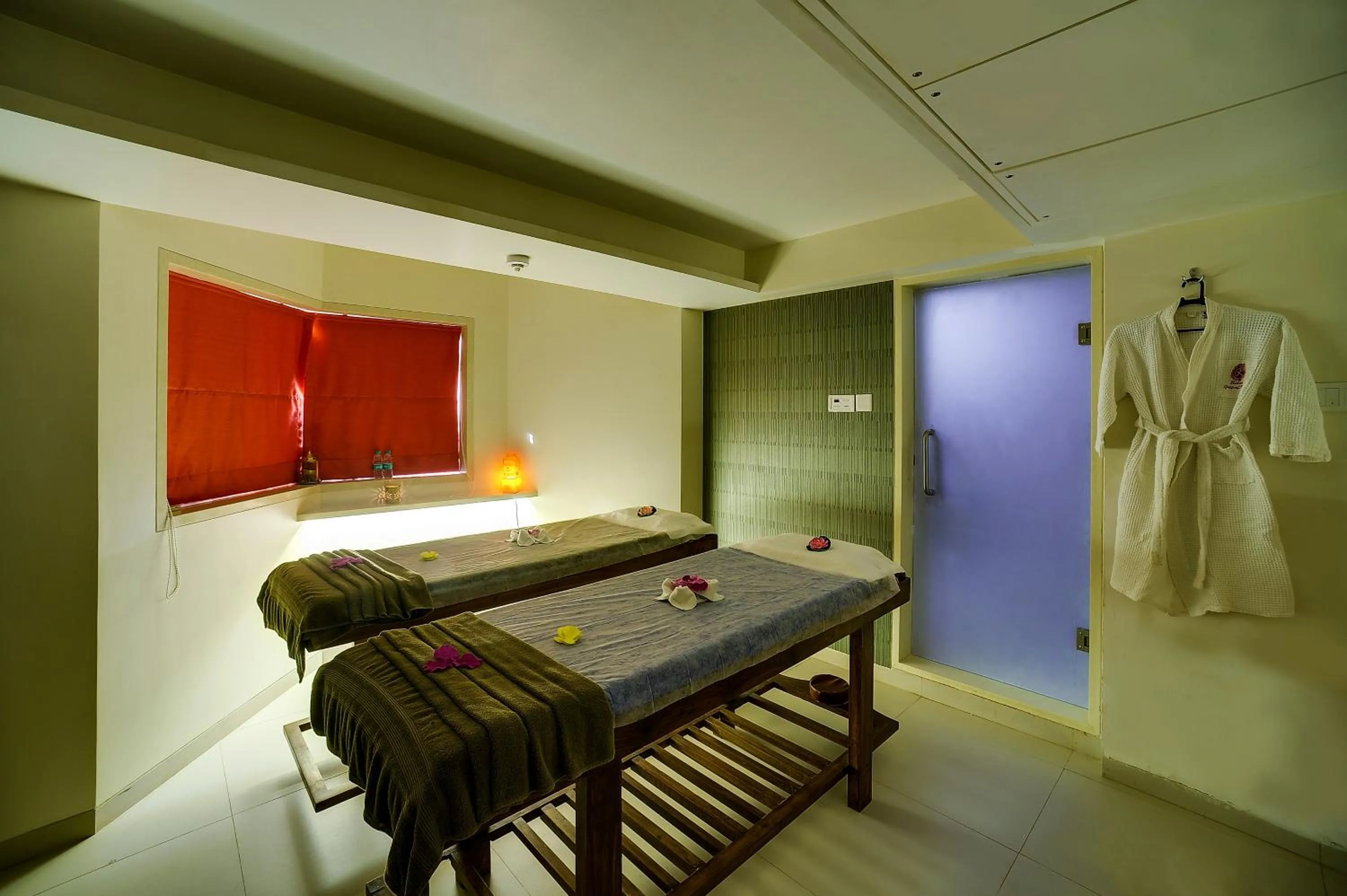 Spa and wellness centre/facilities in Ramee Guestline Hotel Juhu