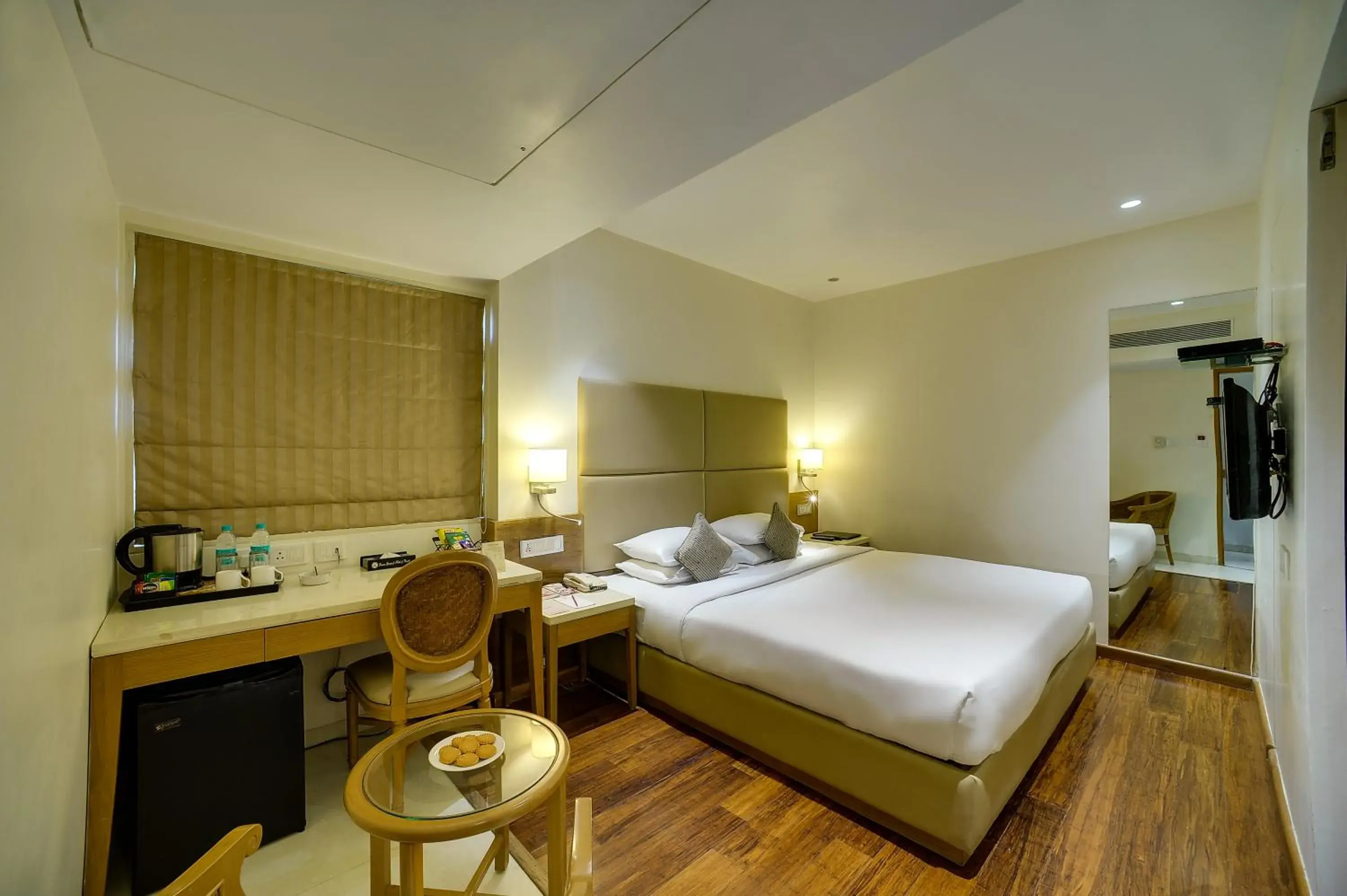 Deluxe room with Cookie Platter, Hi-Tea, in-room Breakfast & 15 % discount on Food and Laundry in Ramee Guestline Hotel Khar Deluxe room with Cookie Platter, Hi-Tea, in-room Breakfast & 15 % discount on Food and Laundry in Ramee Guestline Hotel Khar