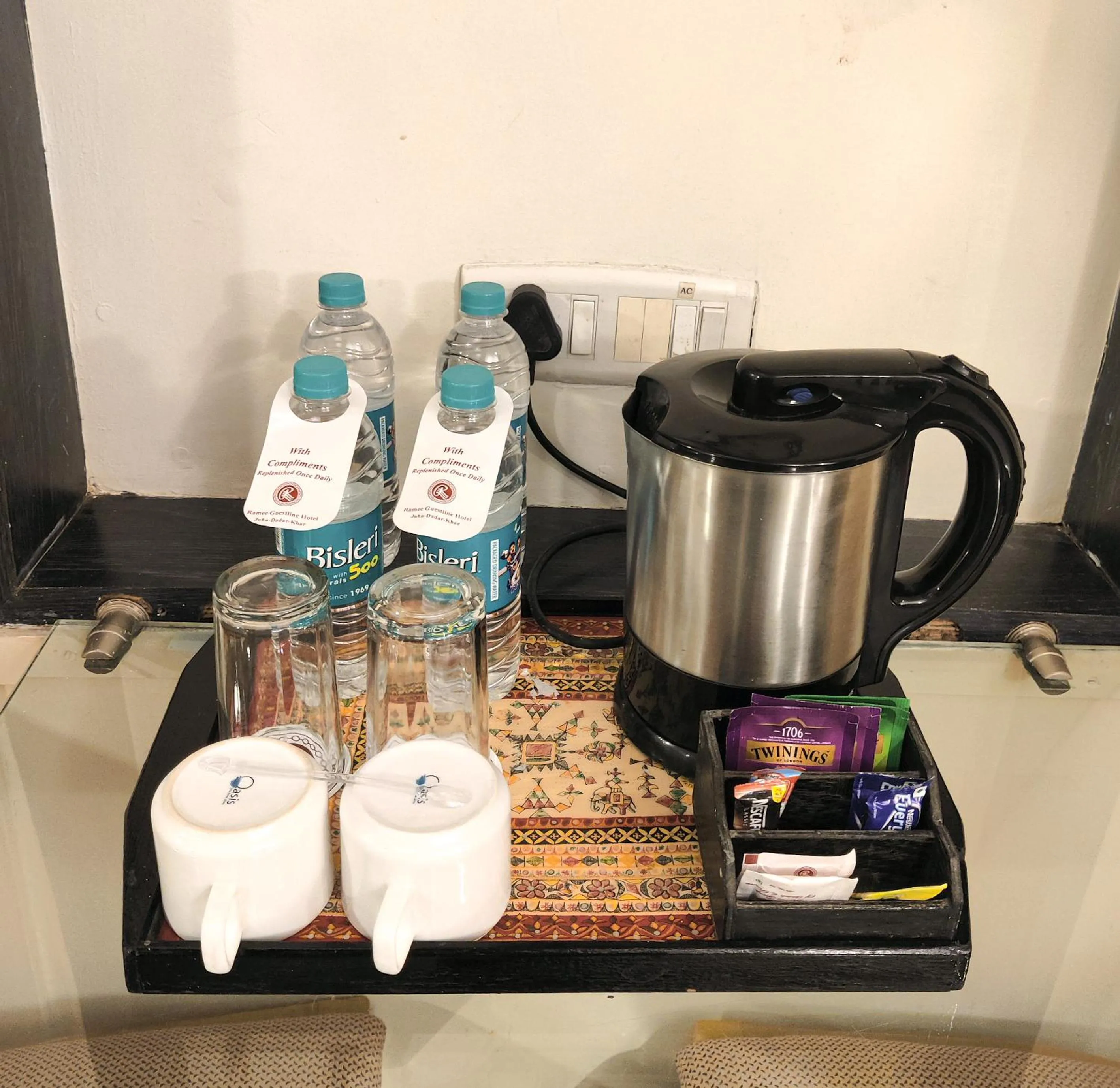 Coffee/tea facilities in Ramee Guestline Hotel Khar