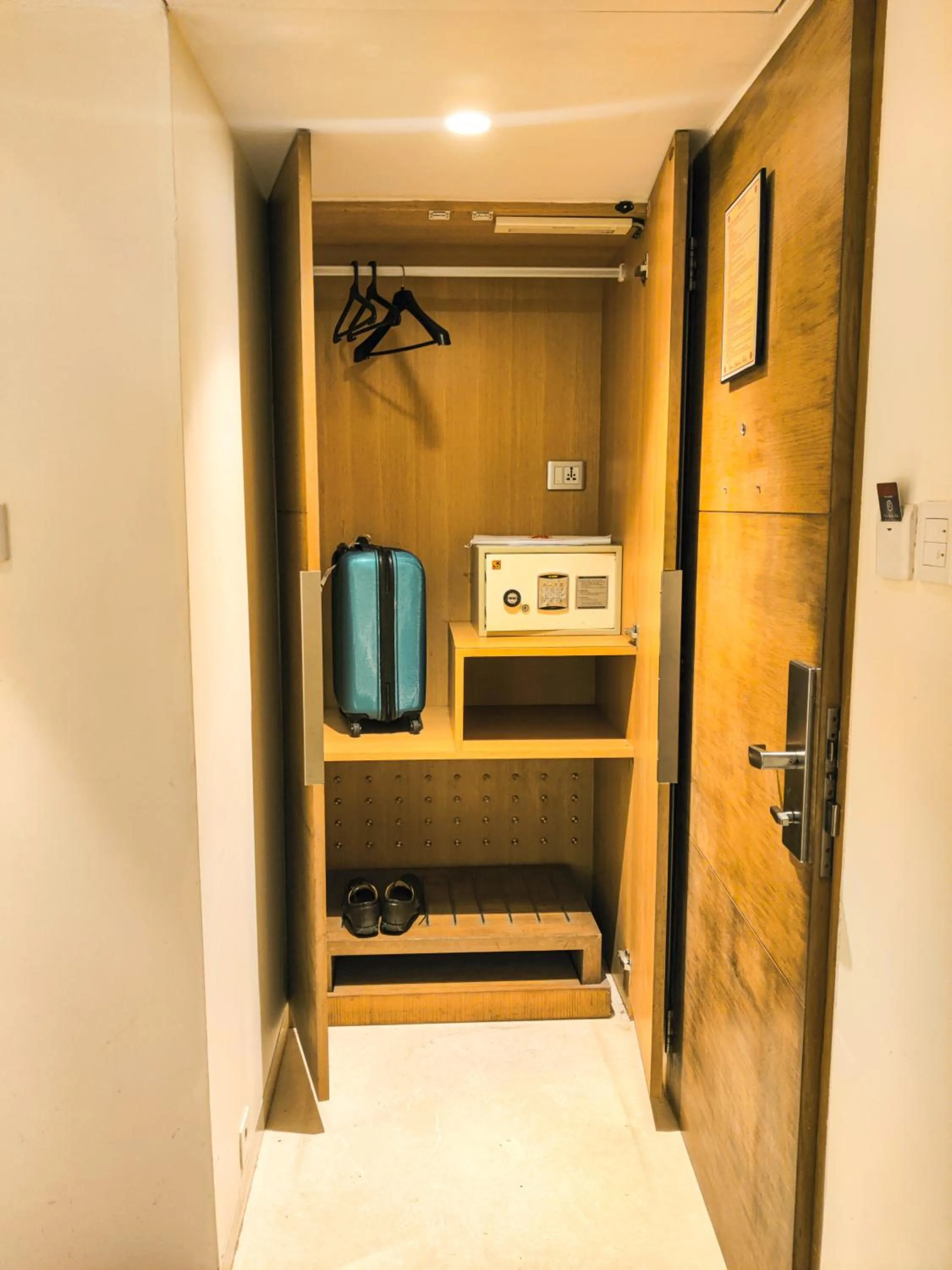 wardrobe in Ramee Guestline Hotel Khar