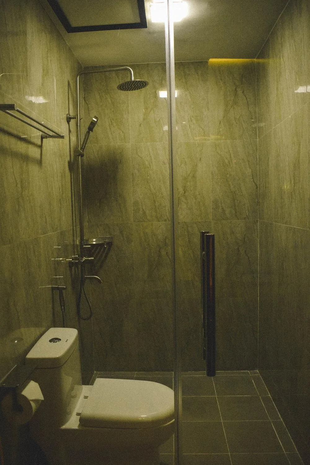 Shower, Bathroom in Cebu Dulcinea Hotel and Suites-MACTAN AIRPORT HOTEL