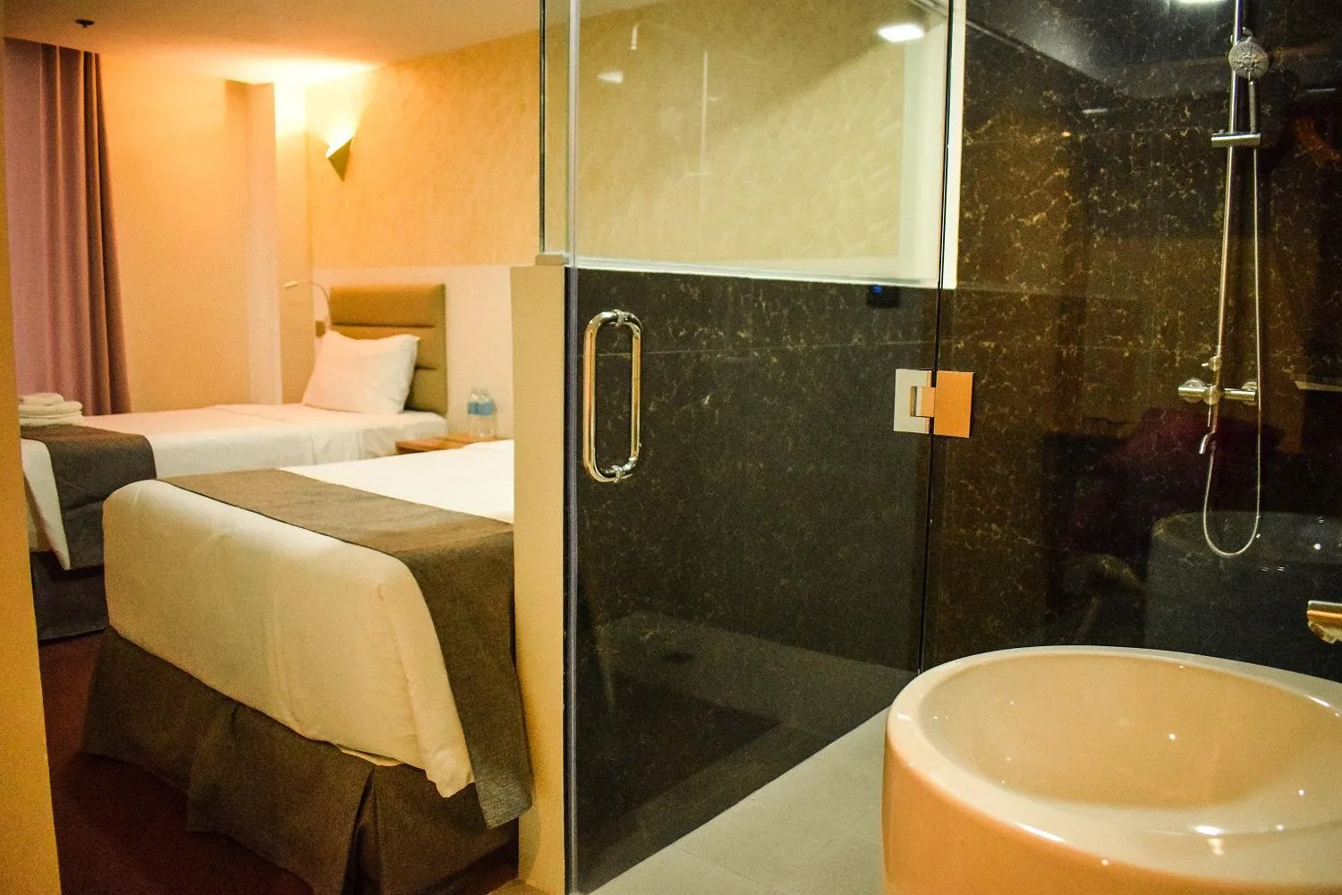 View (from property/room), Bed in Cebu Dulcinea Hotel and Suites-MACTAN AIRPORT HOTEL