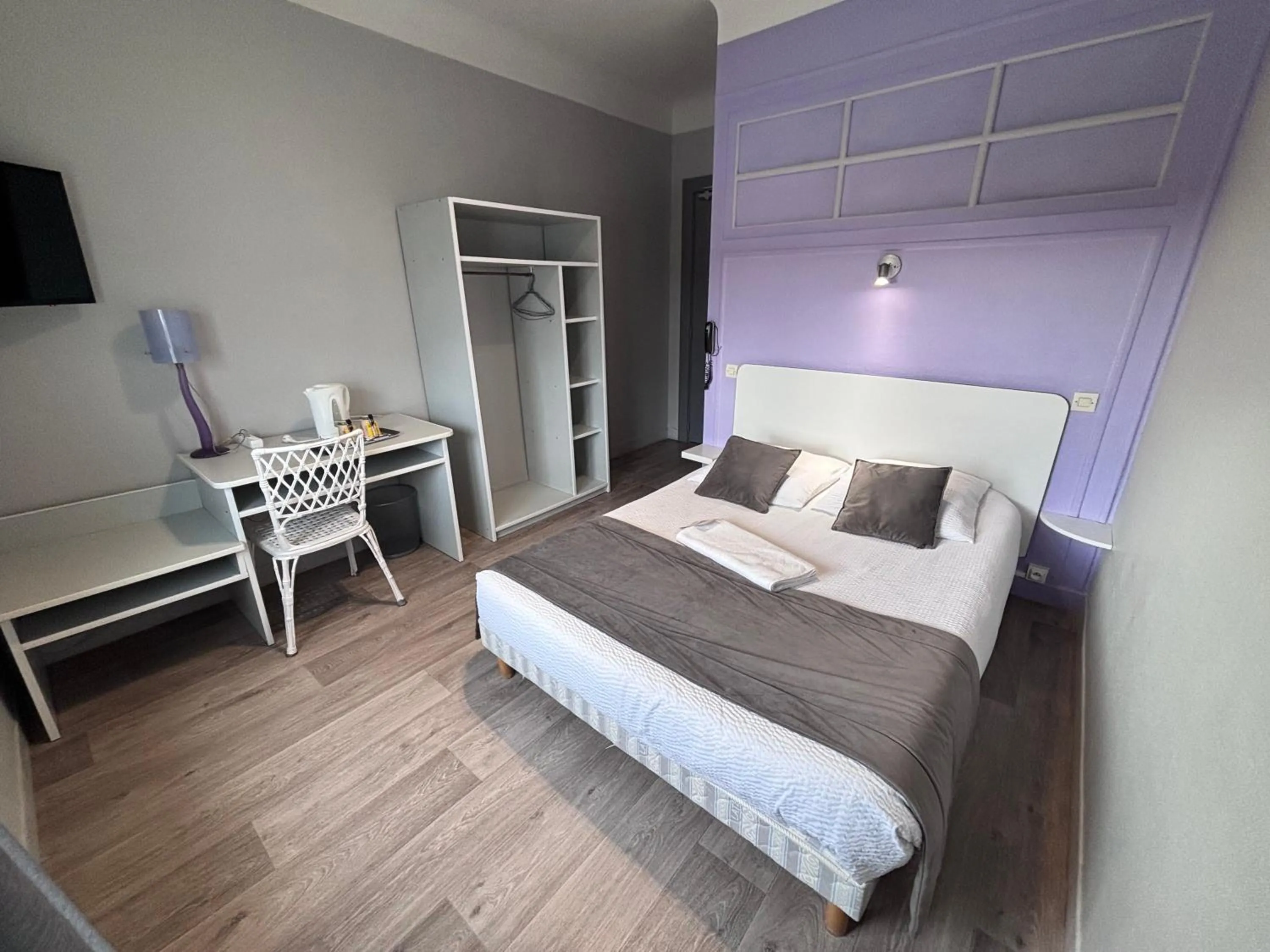 Bed in Crystal Hotel