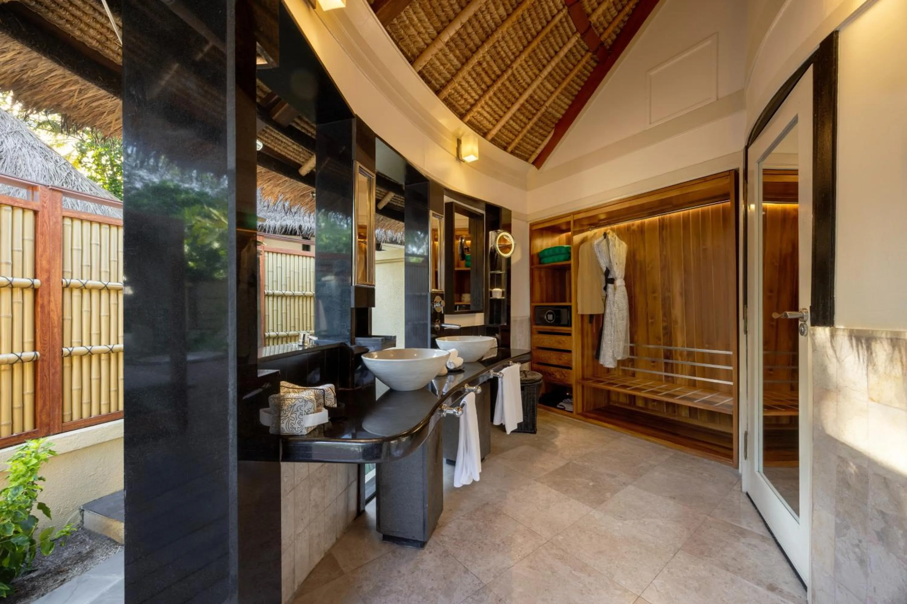 Bathroom in Banyan Tree Vabbinfaru