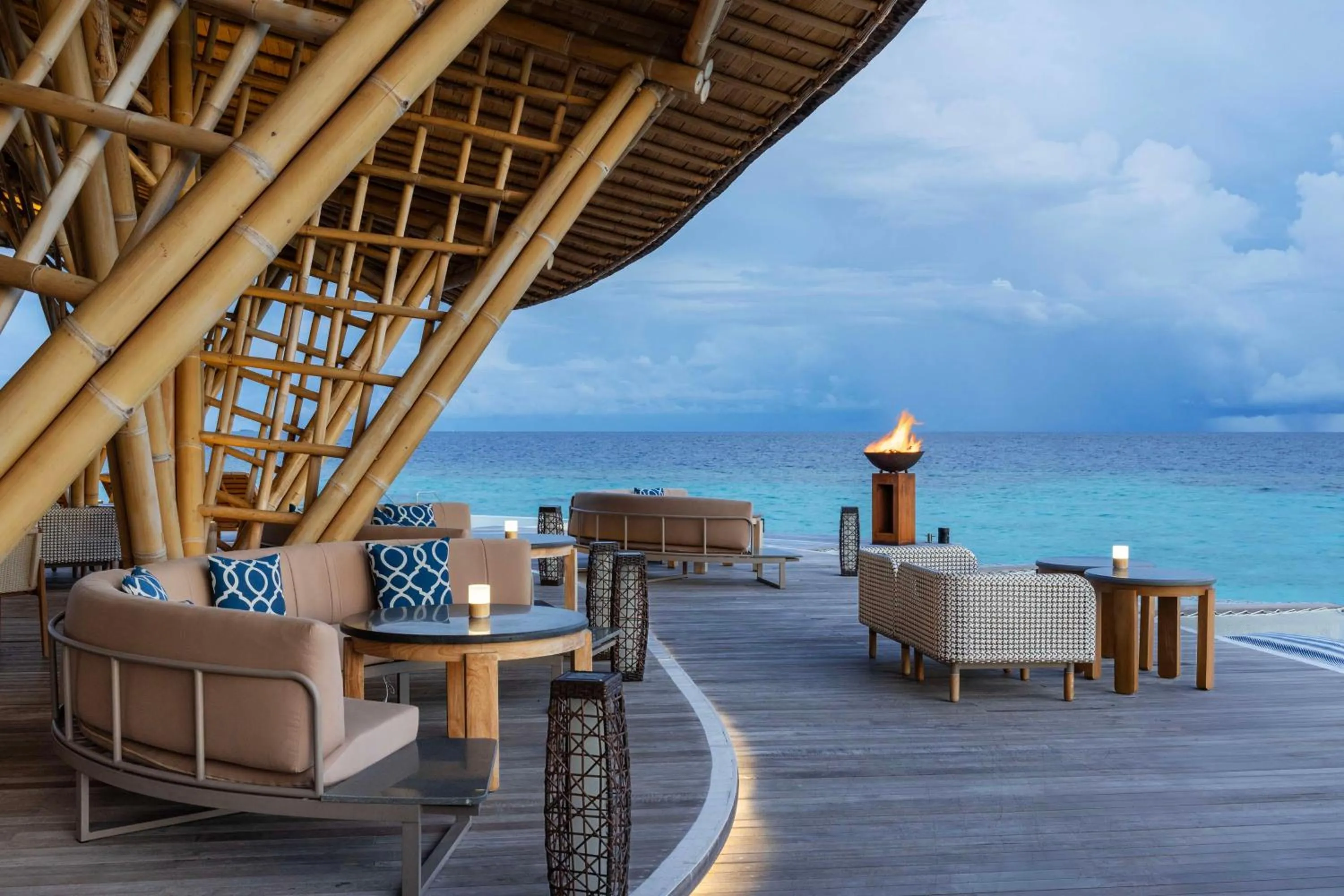 Restaurant/places to eat in Banyan Tree Vabbinfaru