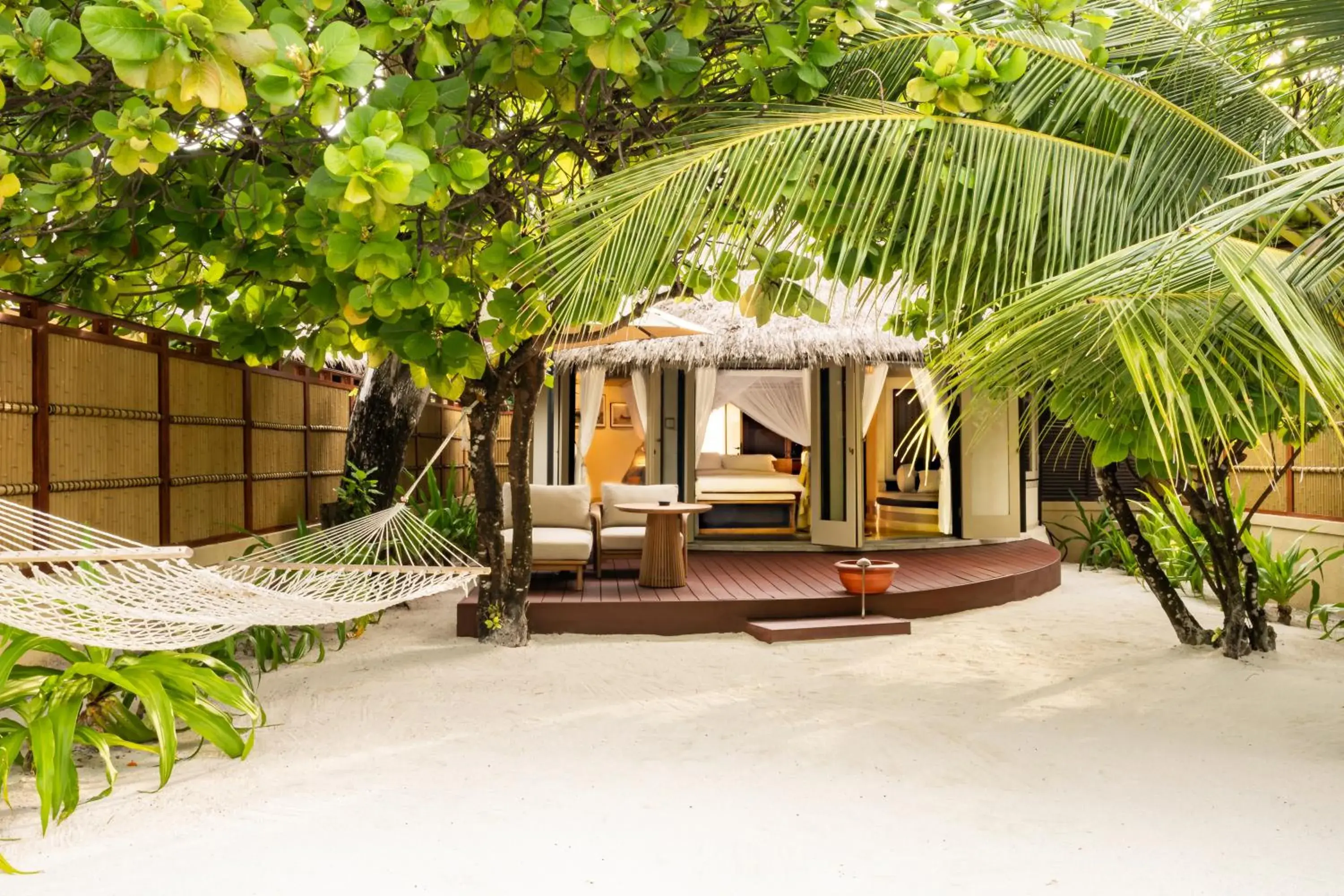 Oceanview Pool Villa with Free Transfer in Banyan Tree Vabbinfaru Oceanview Pool Villa with Free Transfer in Banyan Tree Vabbinfaru