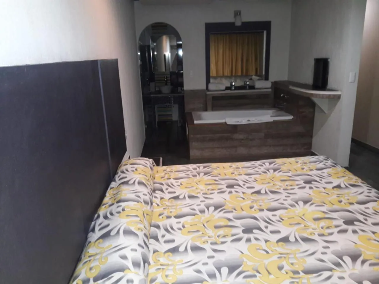 Bedroom, Bed in Hotel & Villas 7