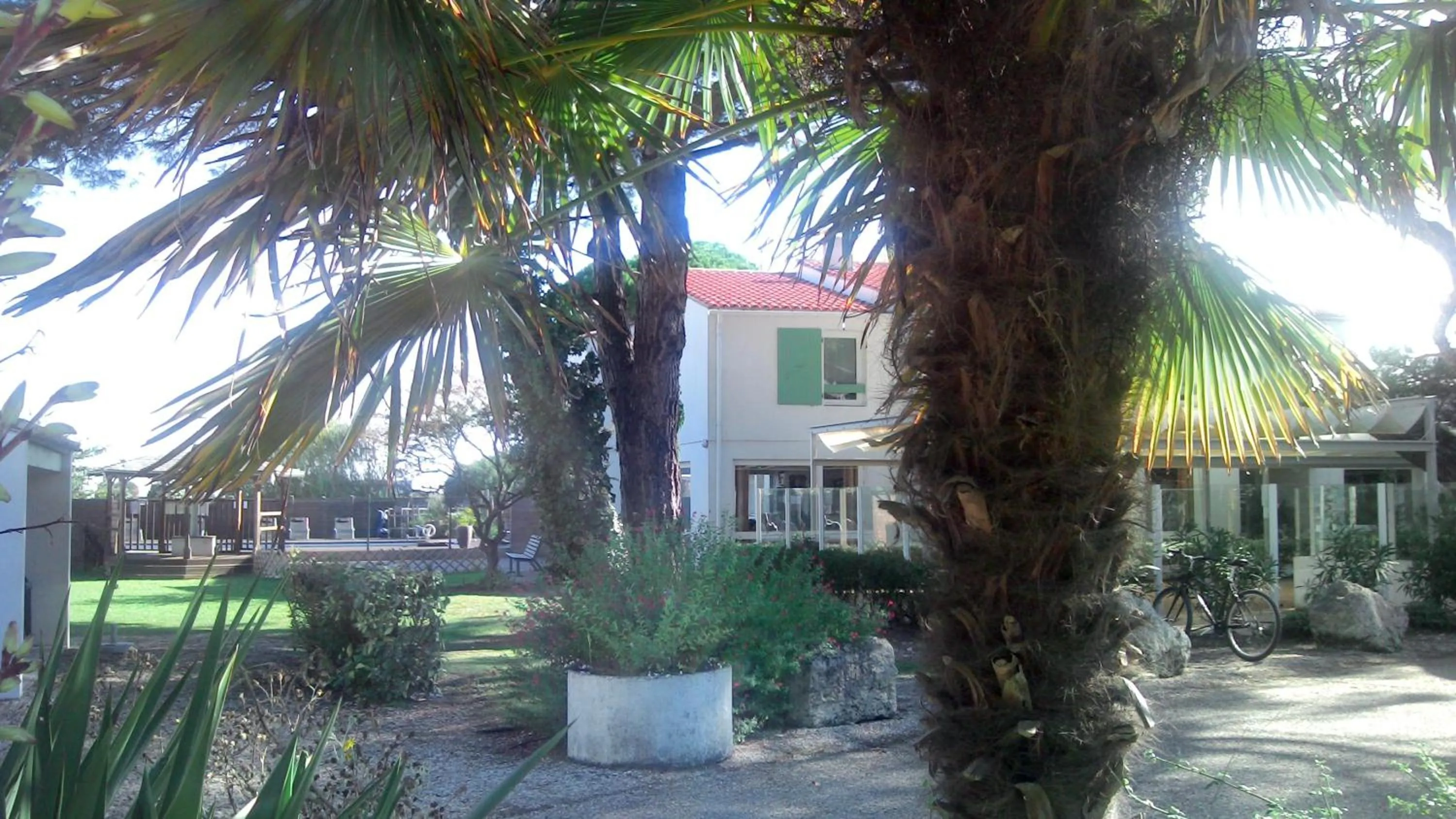 Property building in Le Parasol