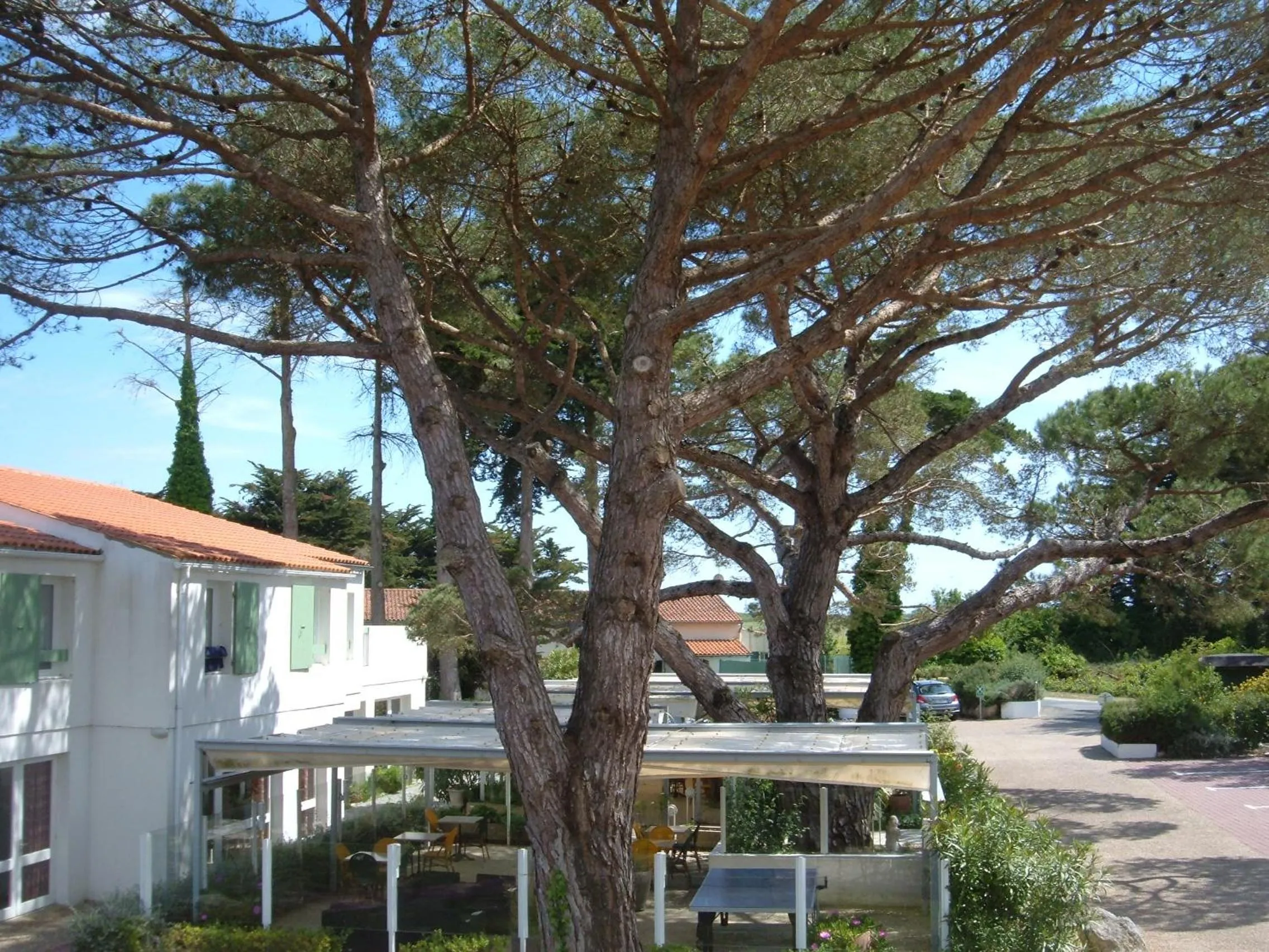 Property building in Le Parasol