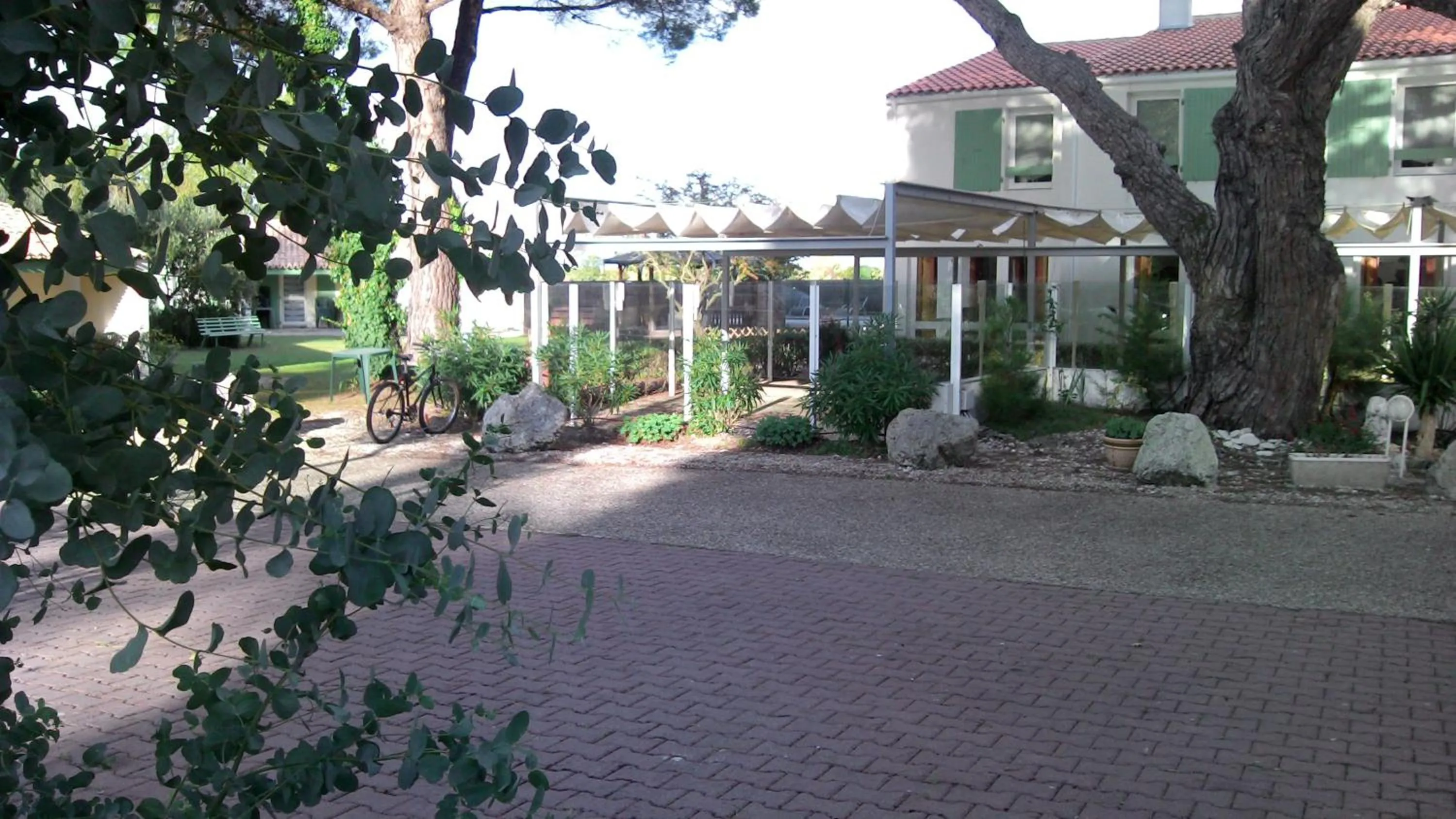 Property building in Le Parasol