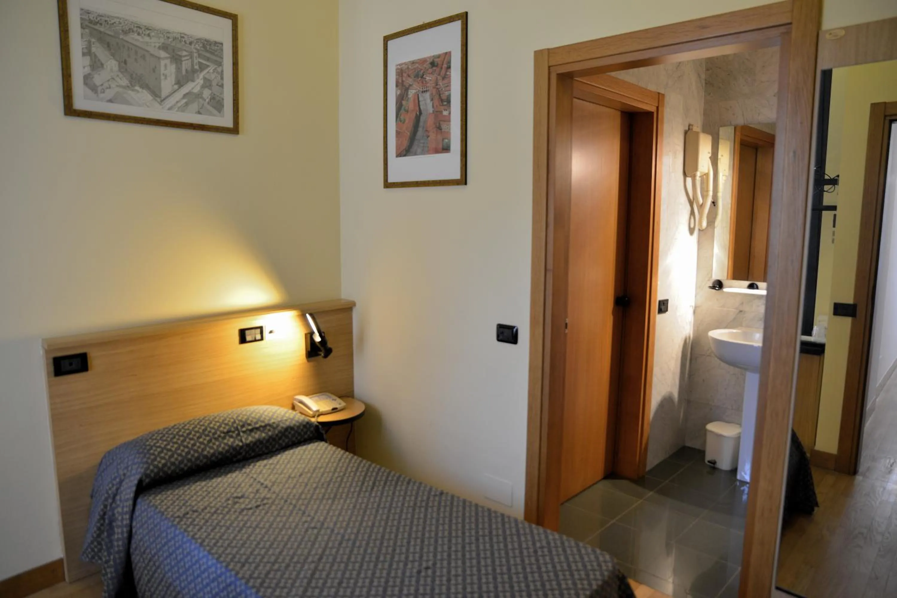 Bedroom, Bed in Ristorante Locanda Milano