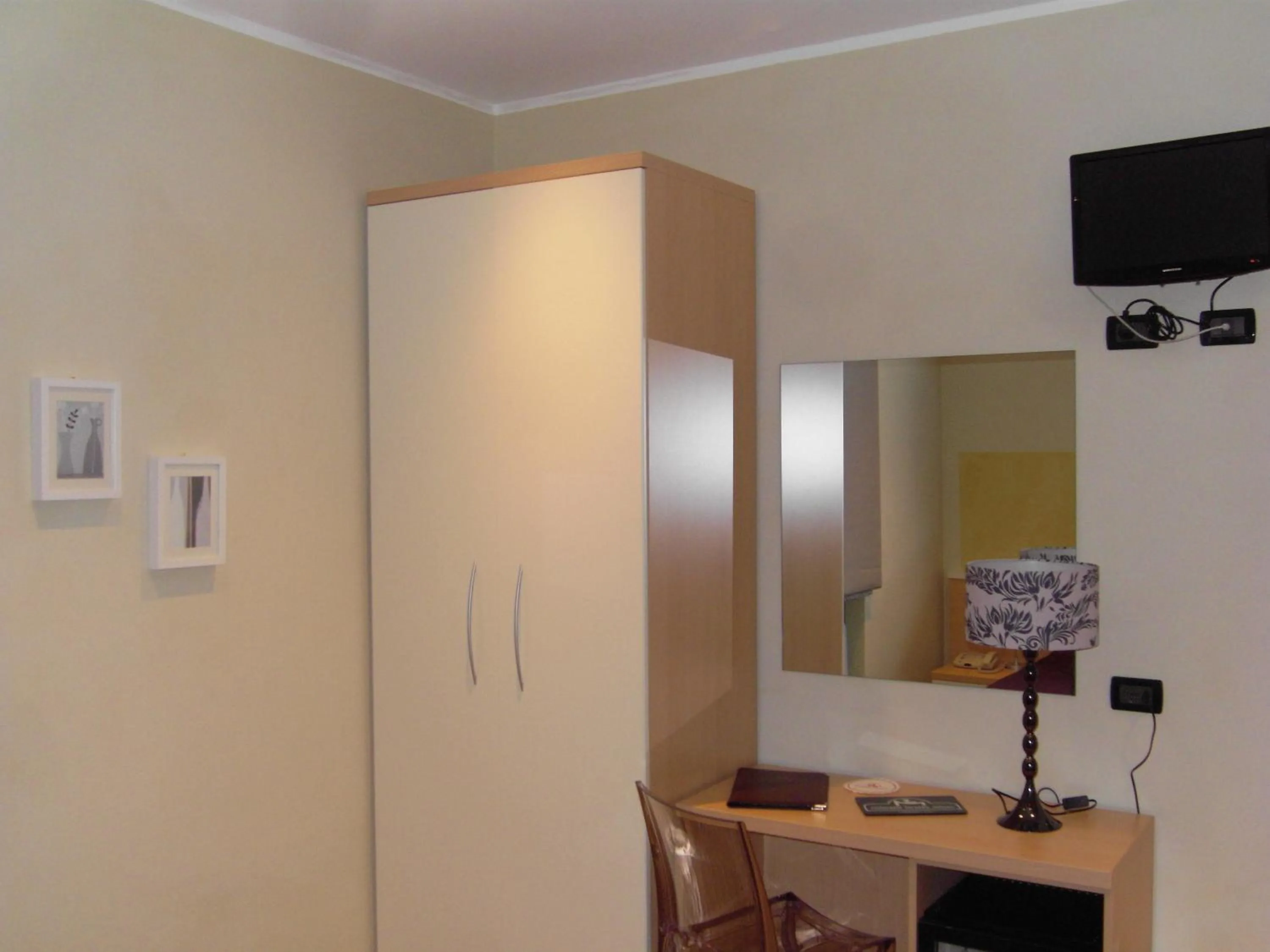 TV and multimedia in Ristorante Locanda Milano