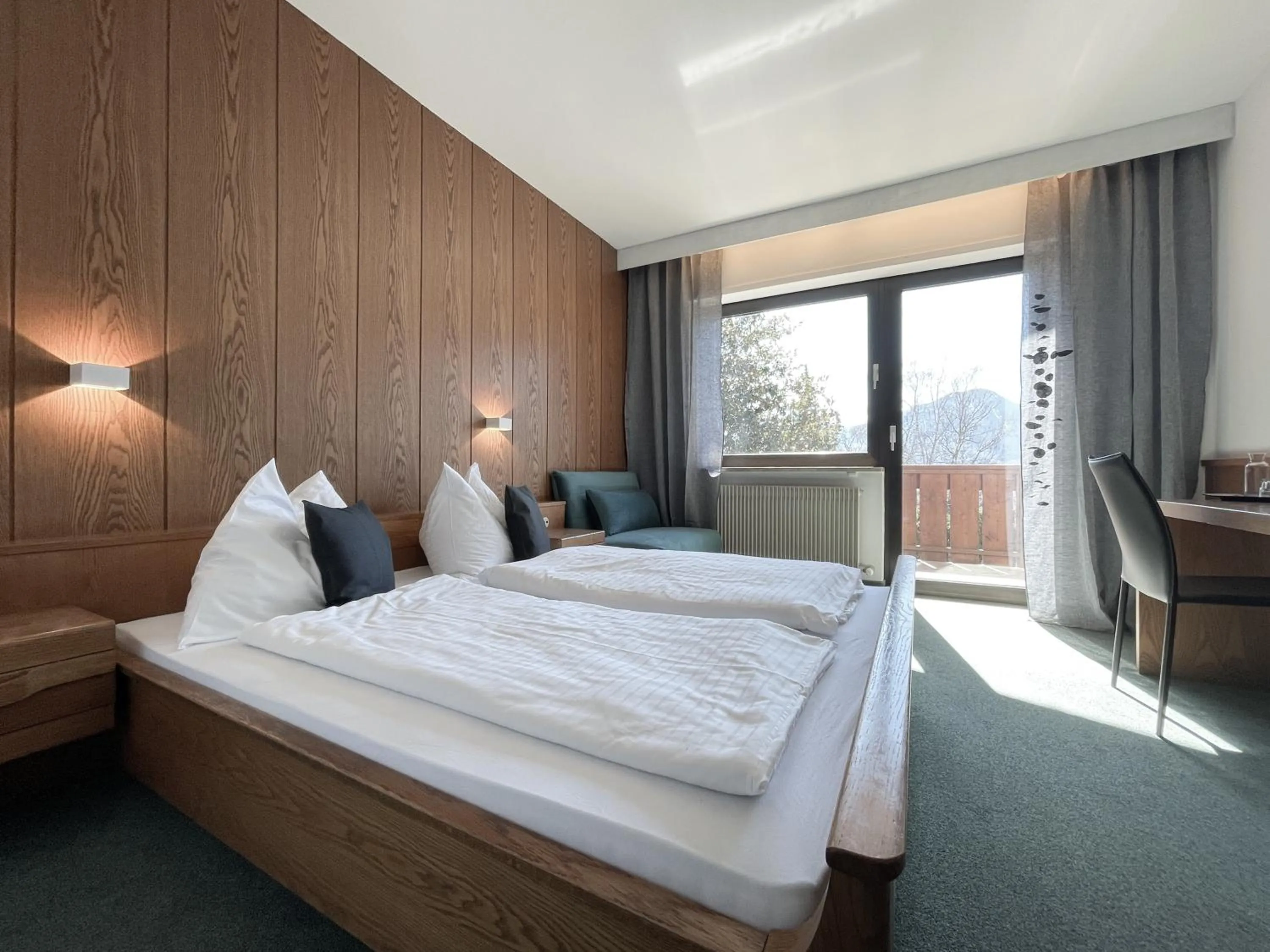 Photo of the whole room, Bed in Hotel Schönbrunn